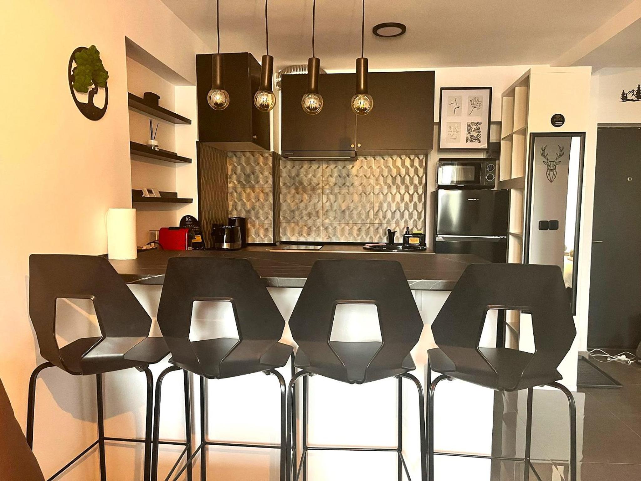 Deer House - Fireplace 1BR near Sinaia Plaza