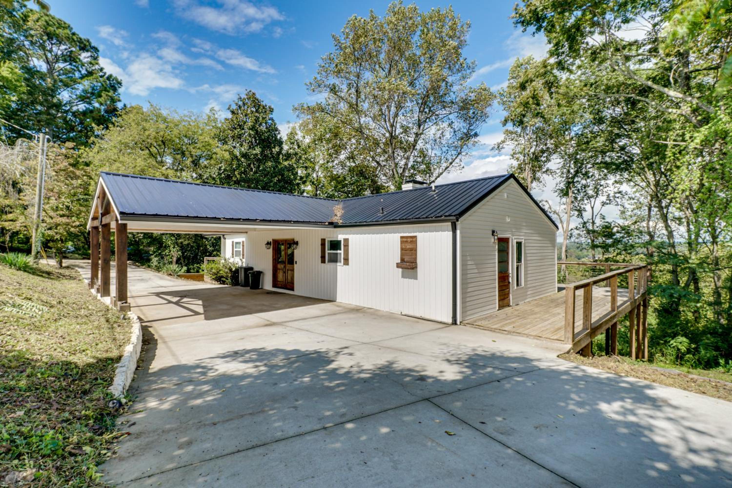 1 Mi to Dtwn Loudon Spacious River-View Home