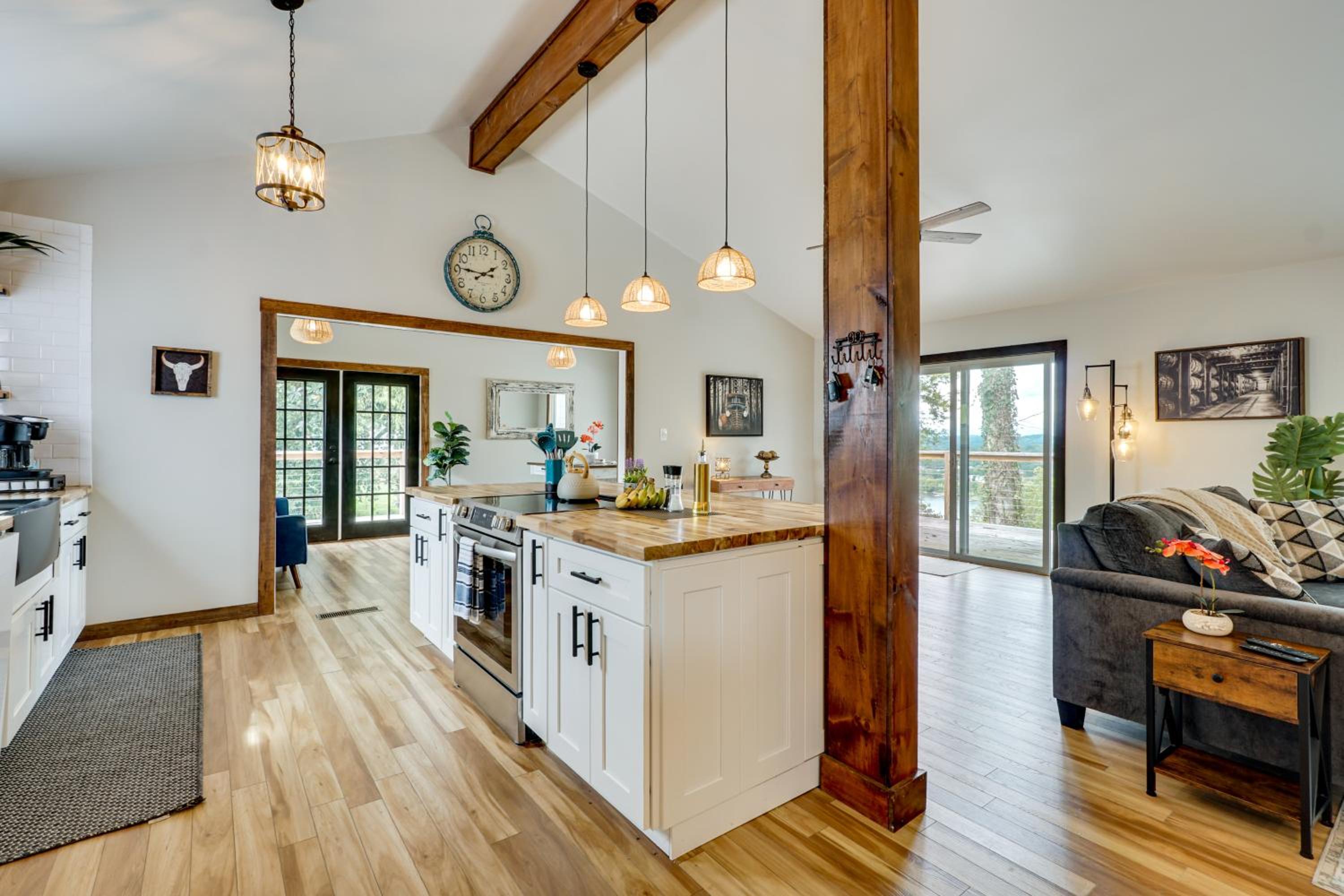 1 Mi to Dtwn Loudon Spacious River-View Home