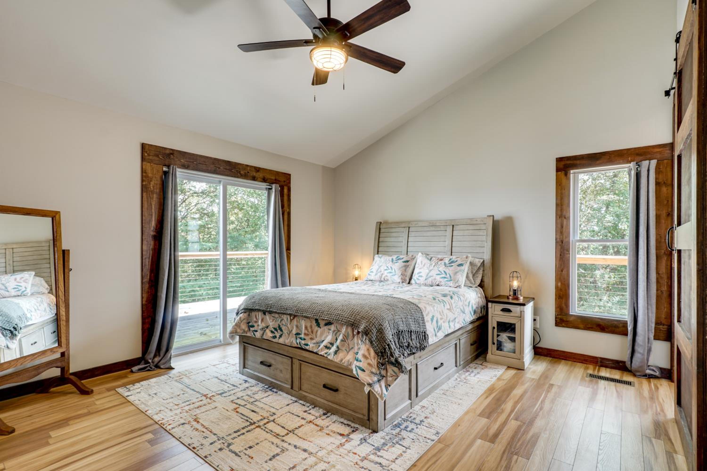 1 Mi to Dtwn Loudon Spacious River-View Home