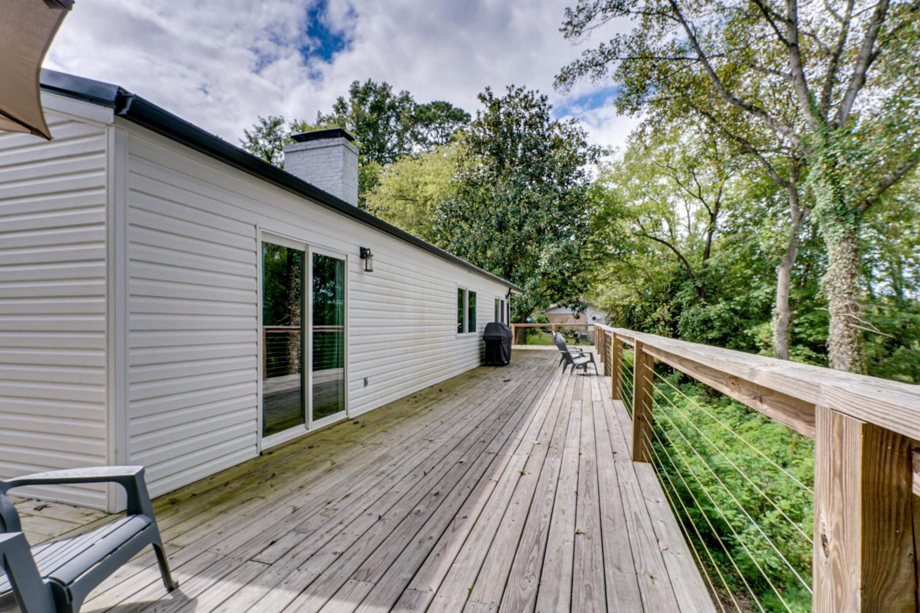 1 Mi to Dtwn Loudon Spacious River-View Home
