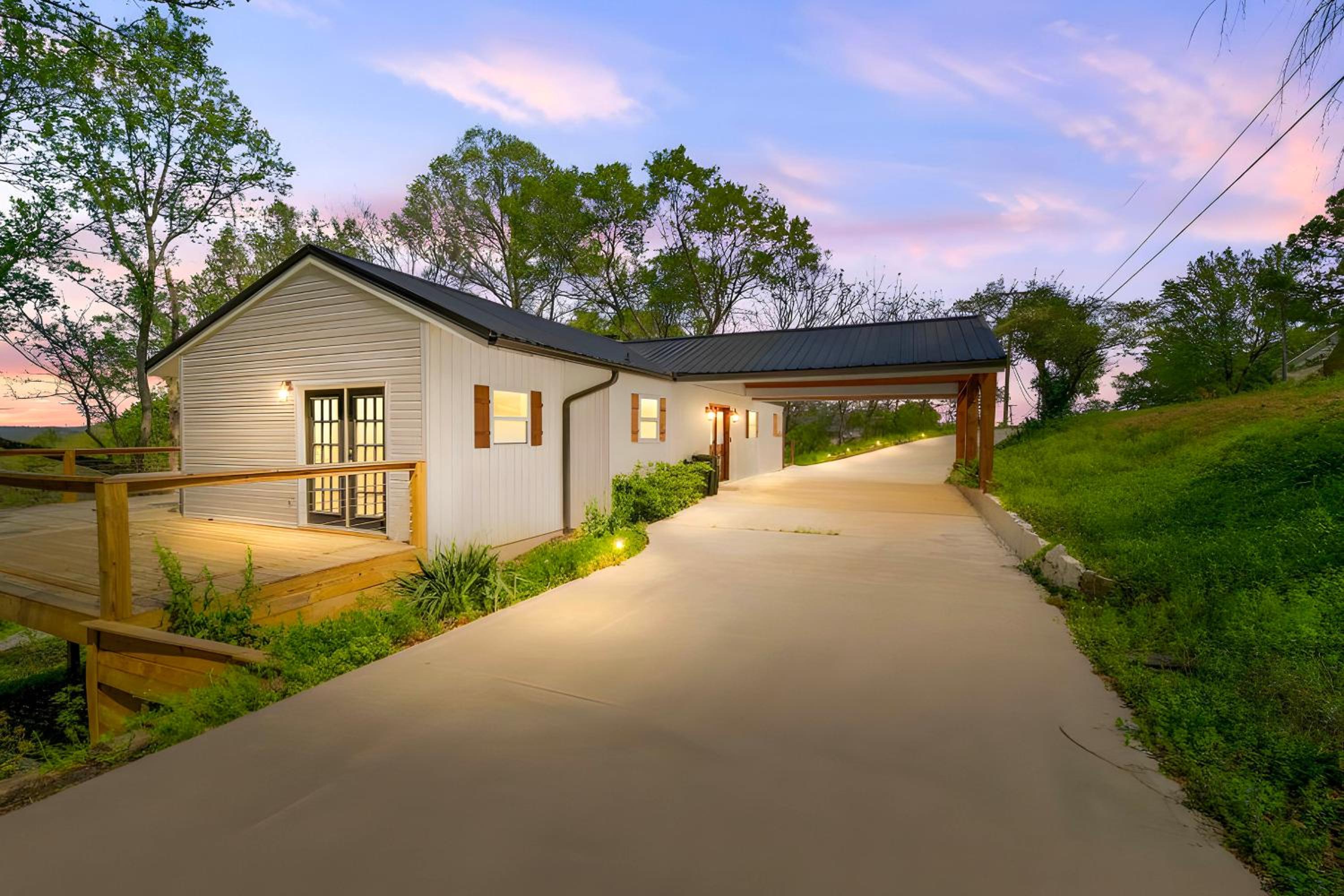 1 Mi to Dtwn Loudon Spacious River-View Home