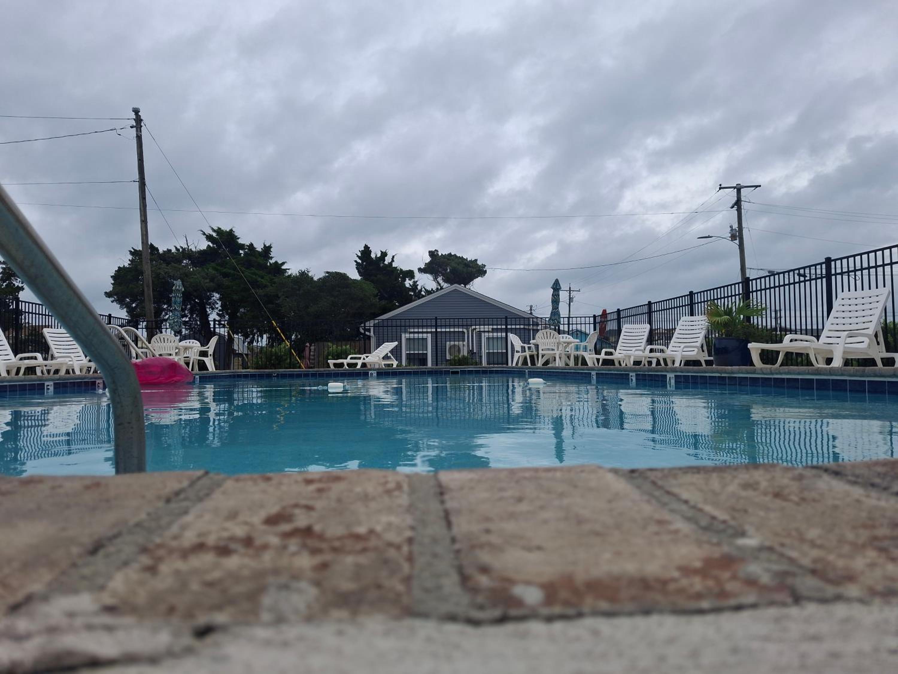 The Breezeway Motel & Resturant