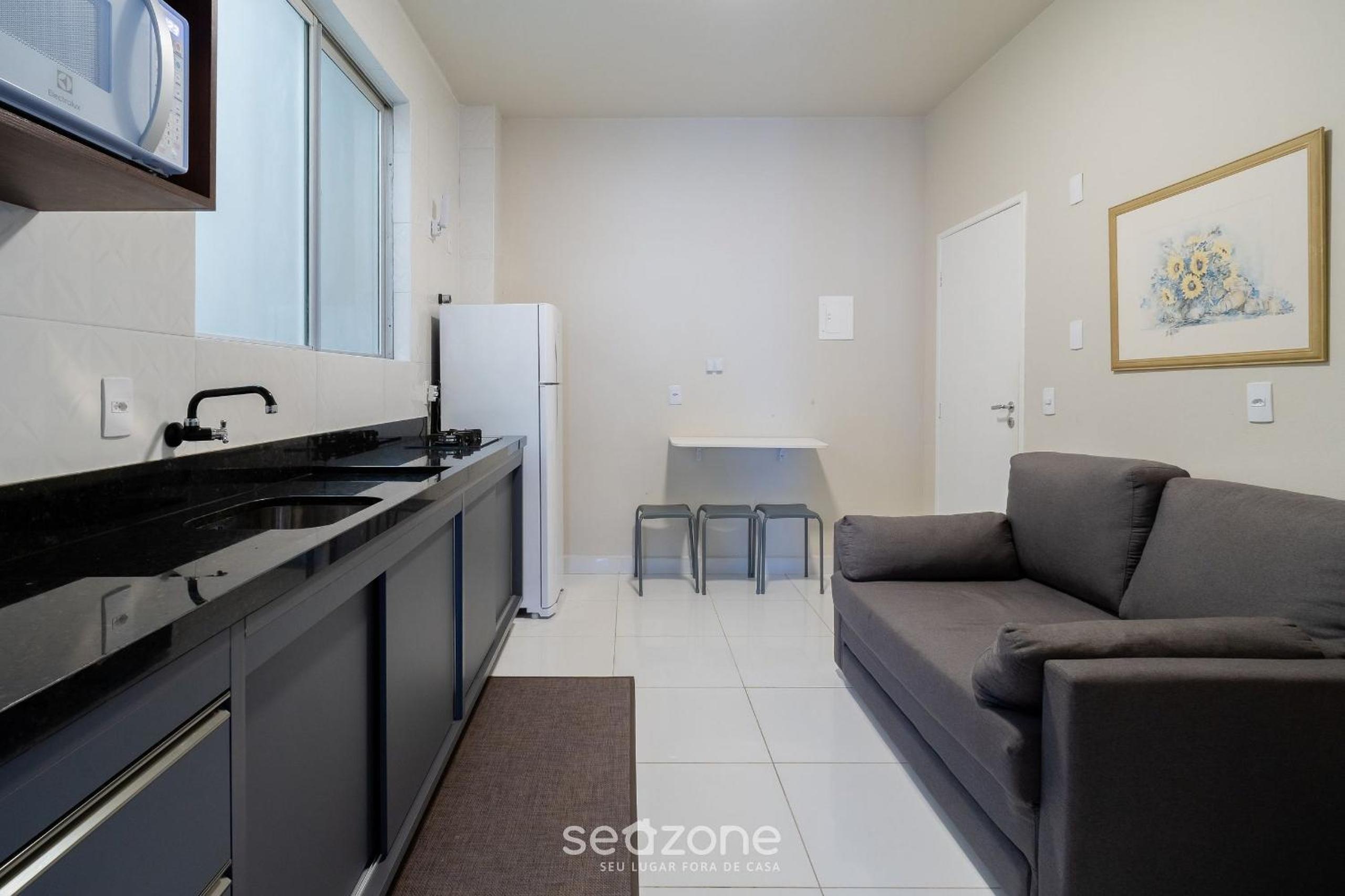 1 Bedroom Apartment 650 m from the Beach FAH0205