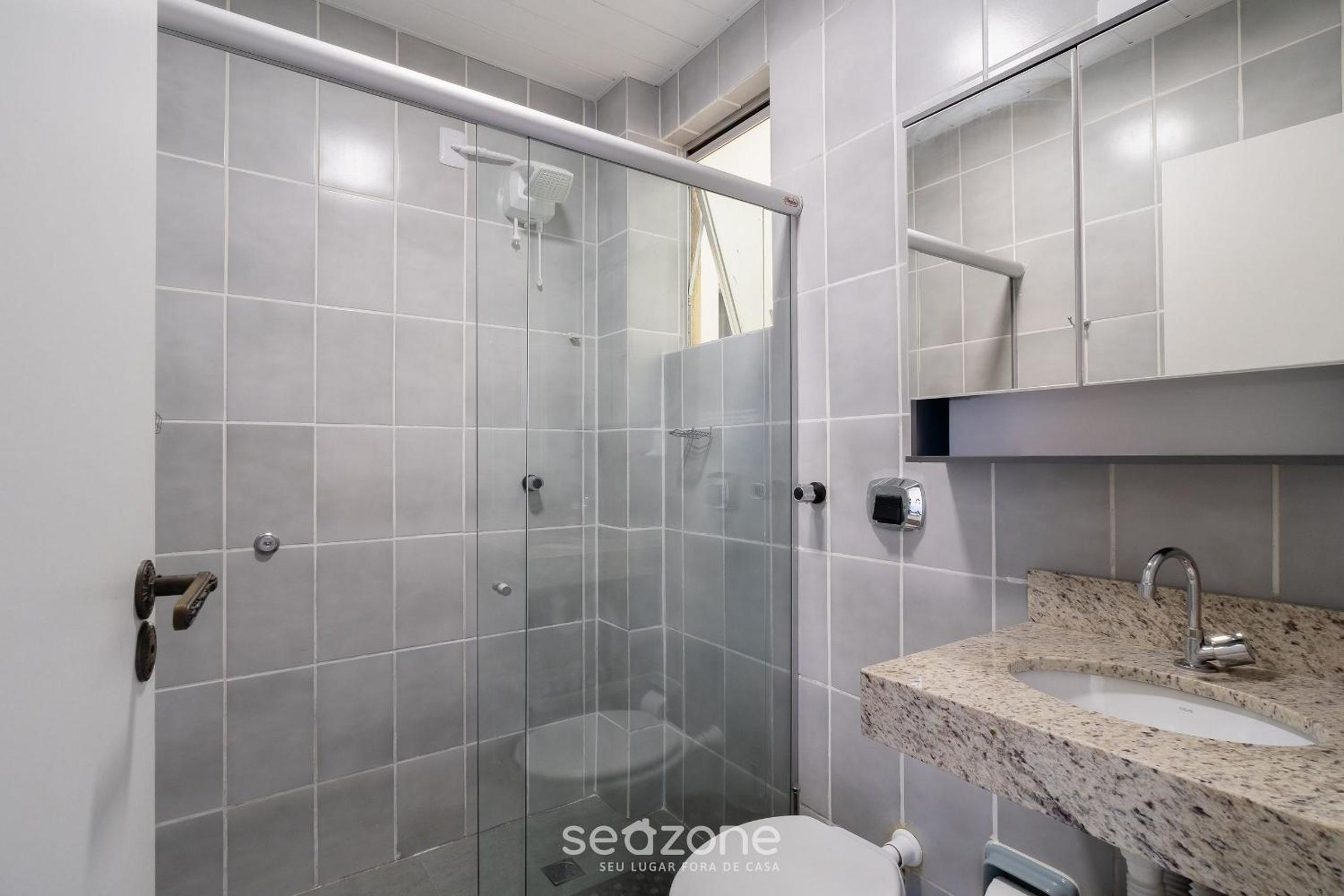 1 Bedroom Apartment 650 m from the Beach FAH0205