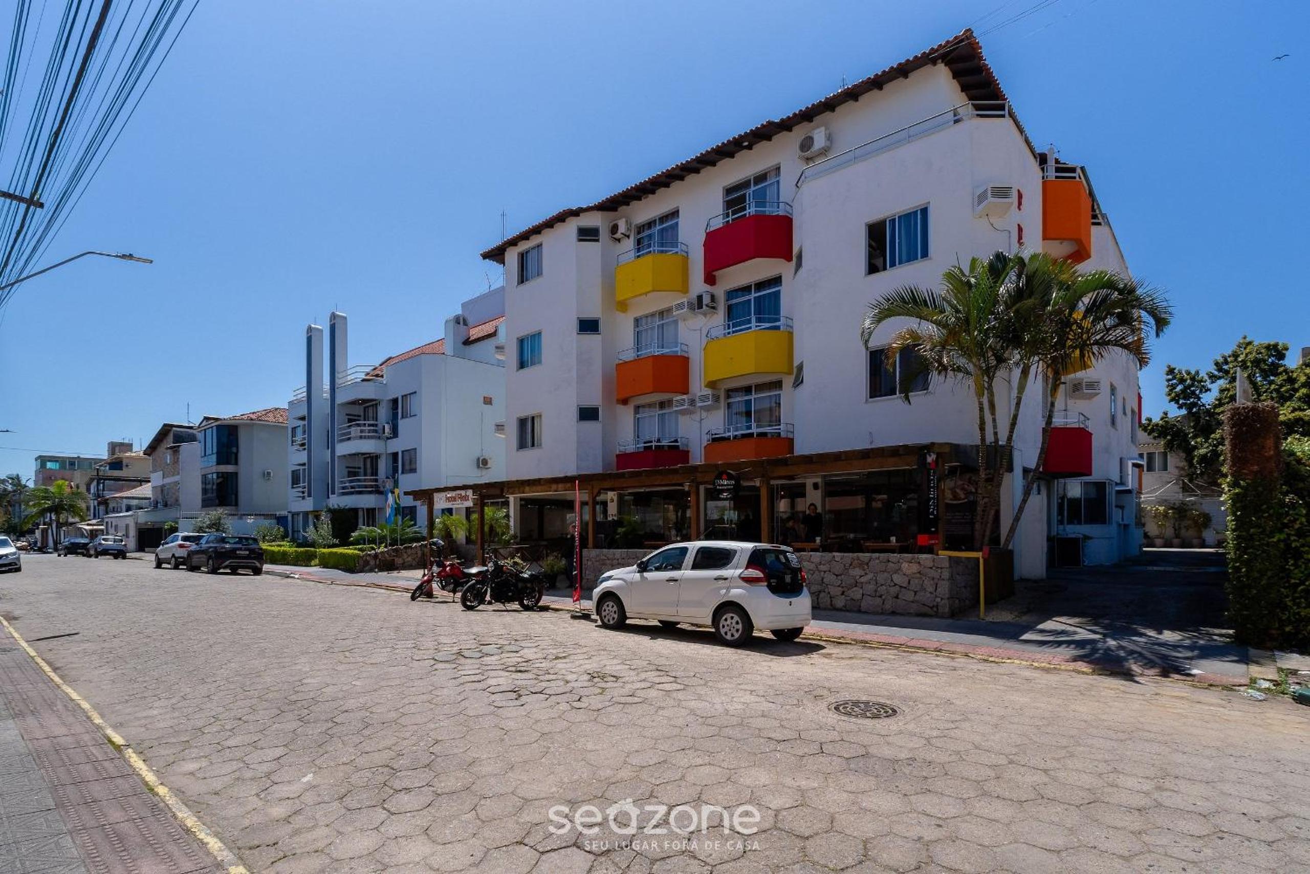 1 Bedroom Apartment 650 m from the Beach FAH0205