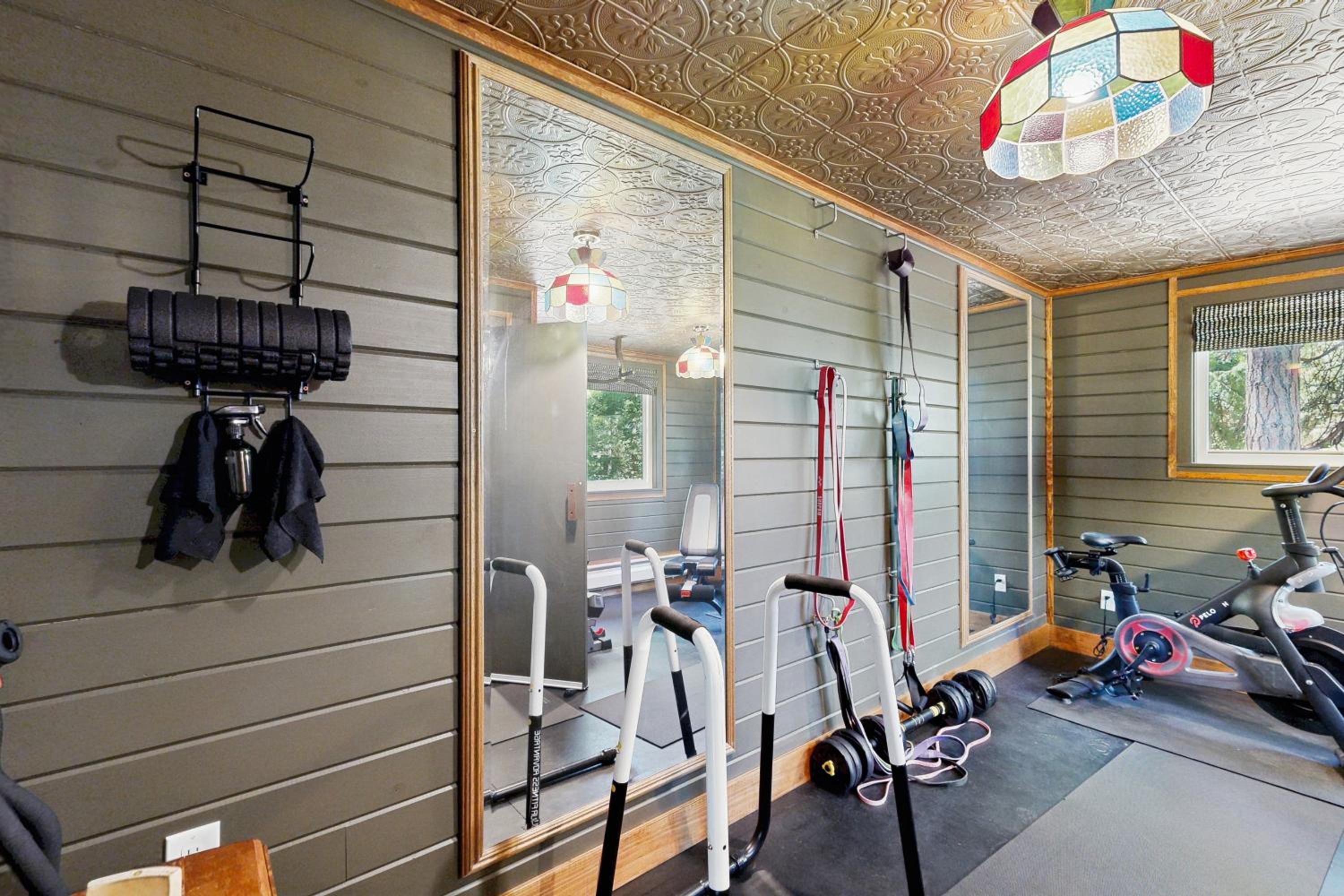 Hot Tub, Game Room and Home Gym Serene Arnold Gem