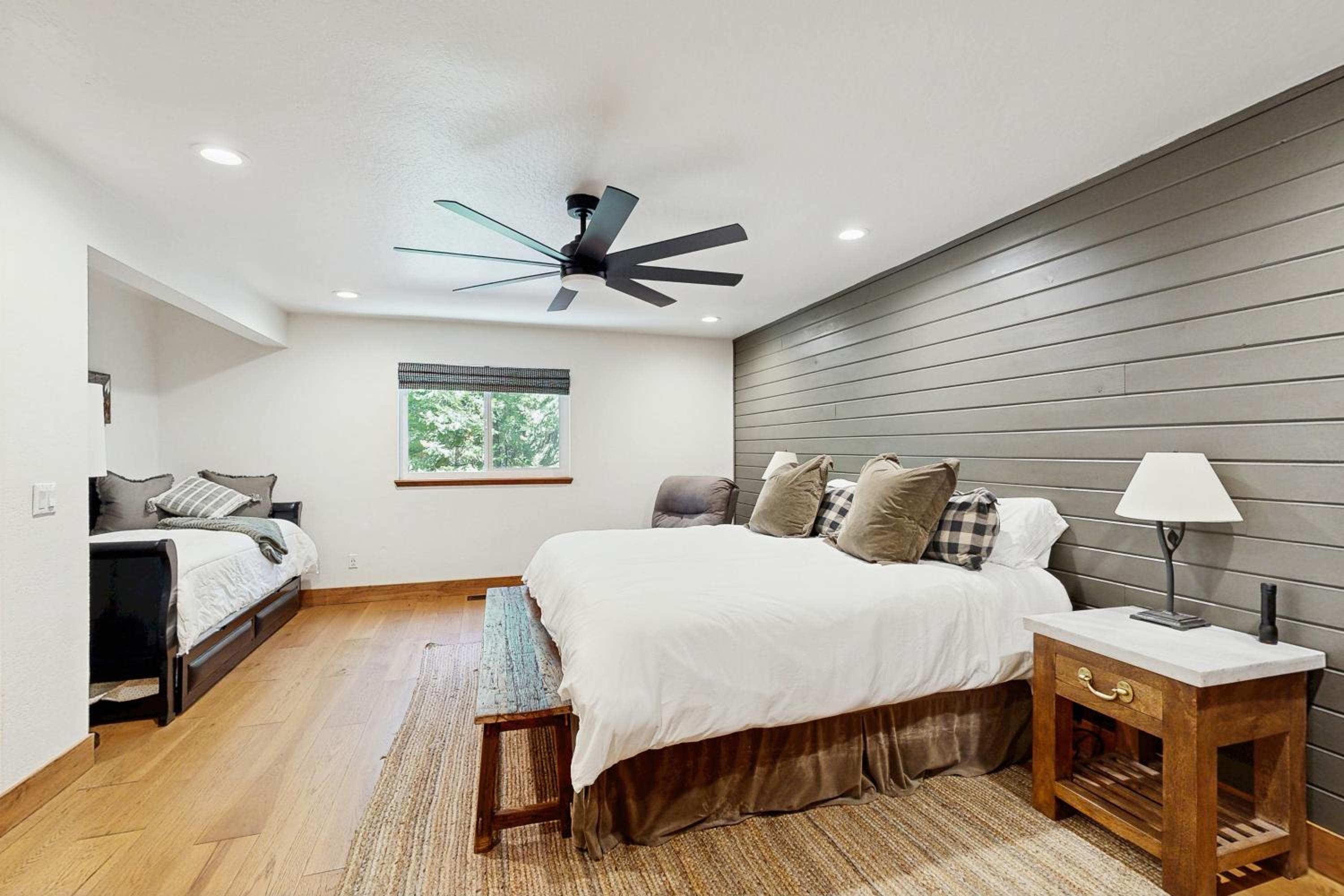 Hot Tub, Game Room and Home Gym Serene Arnold Gem