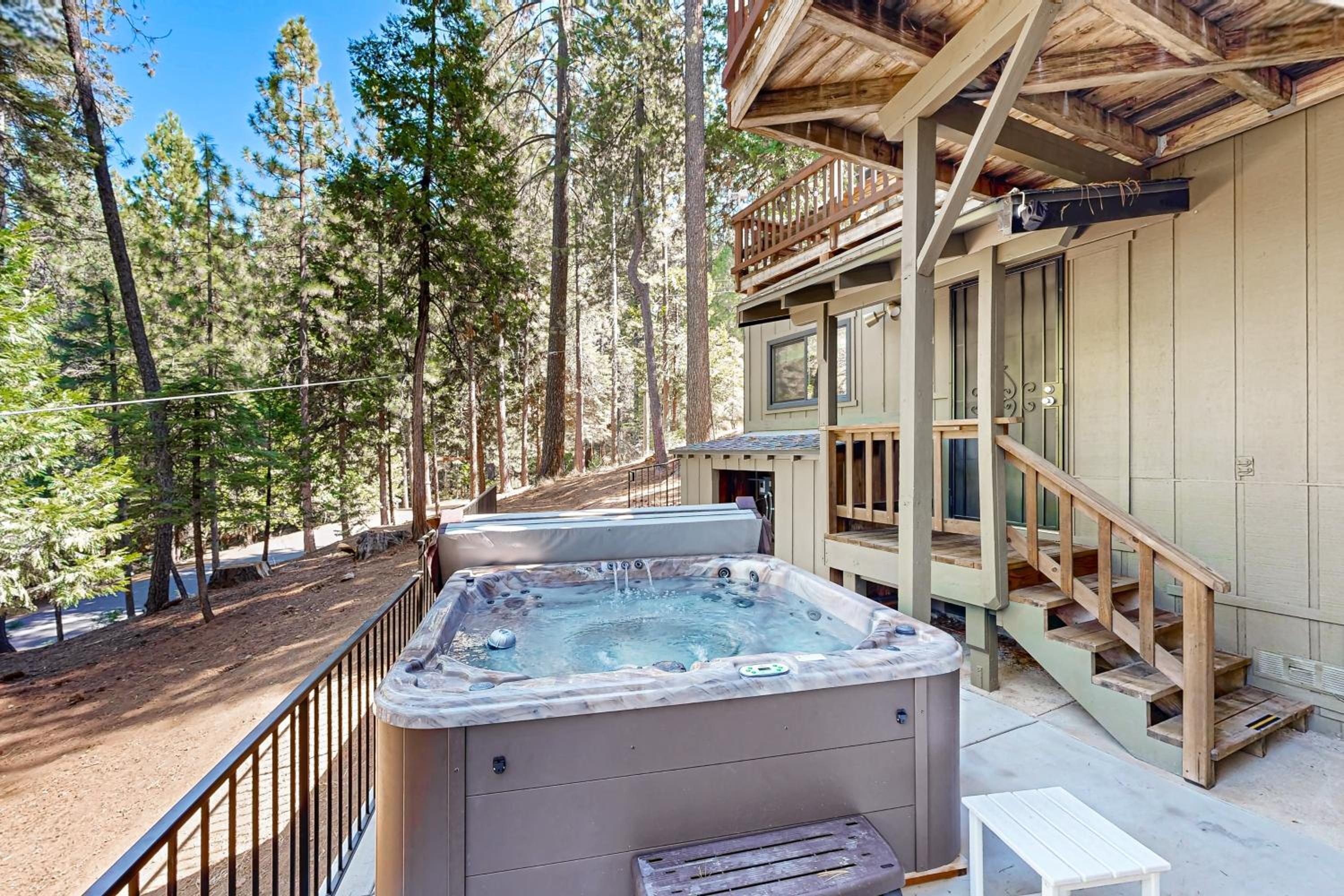 Hot Tub, Game Room and Home Gym Serene Arnold Gem