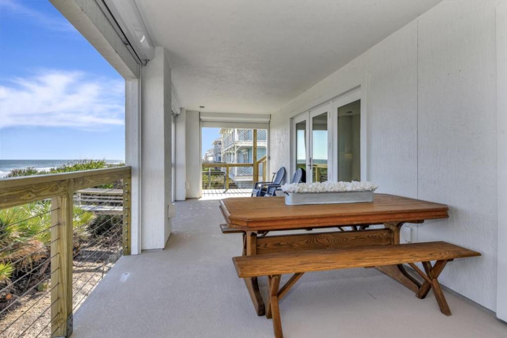 The White House on Flagler Beach - All
