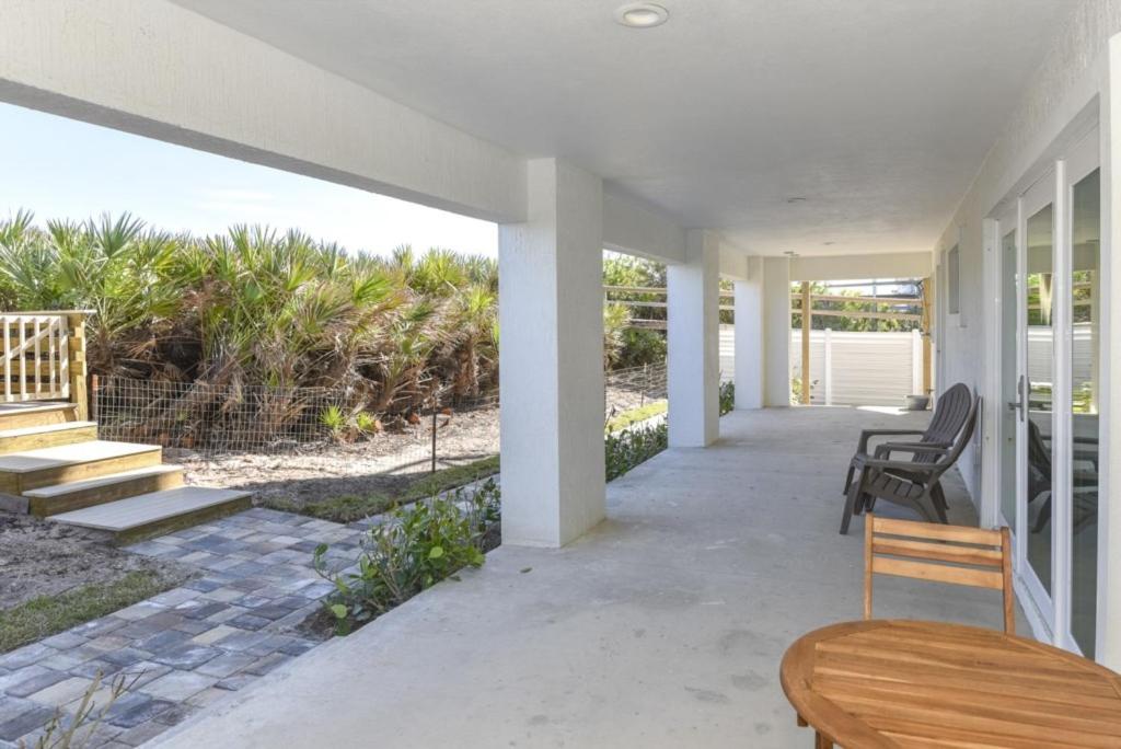 The White House on Flagler Beach - All