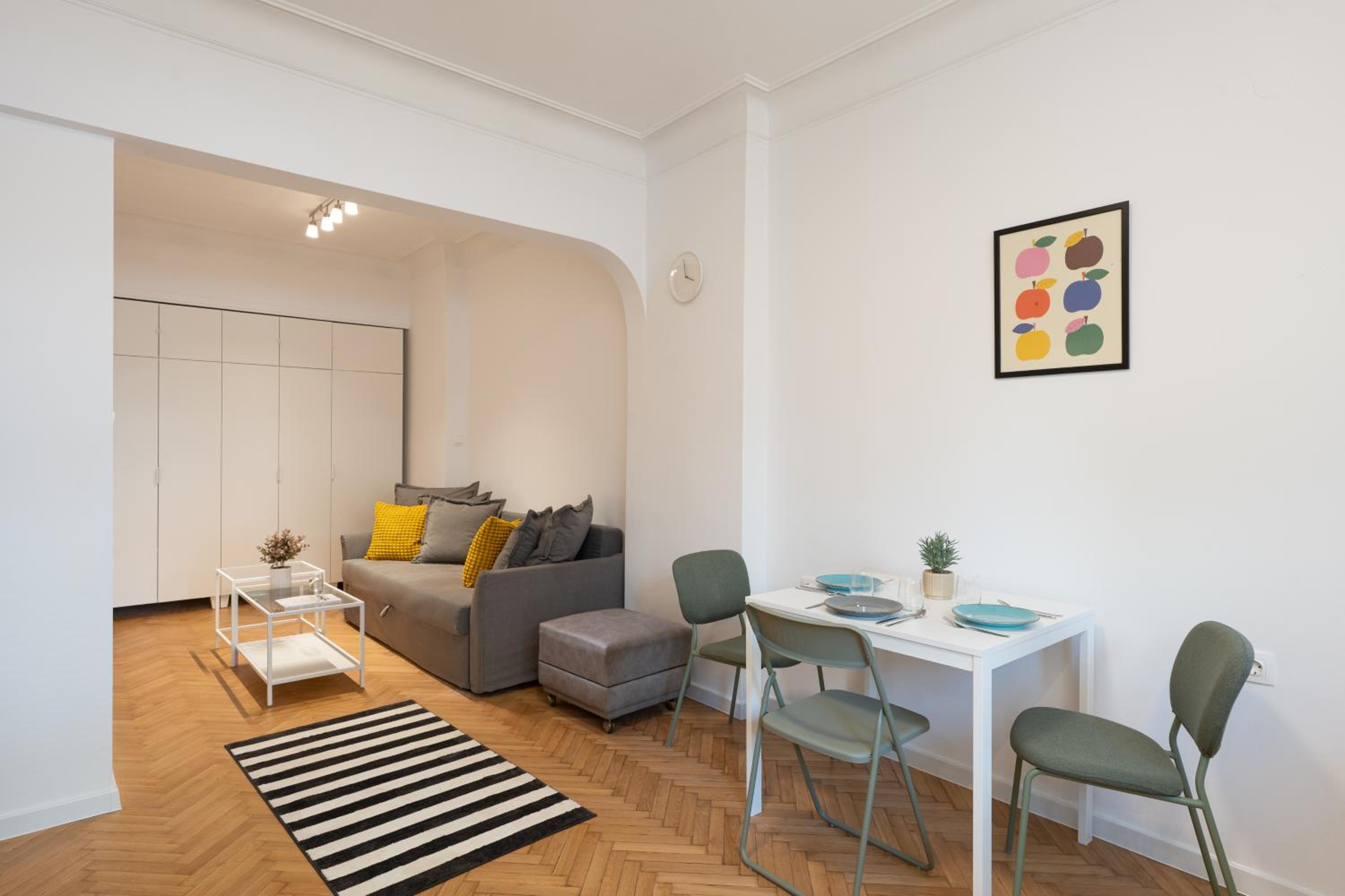 Starflat Gorgeous central apartment next to NDK