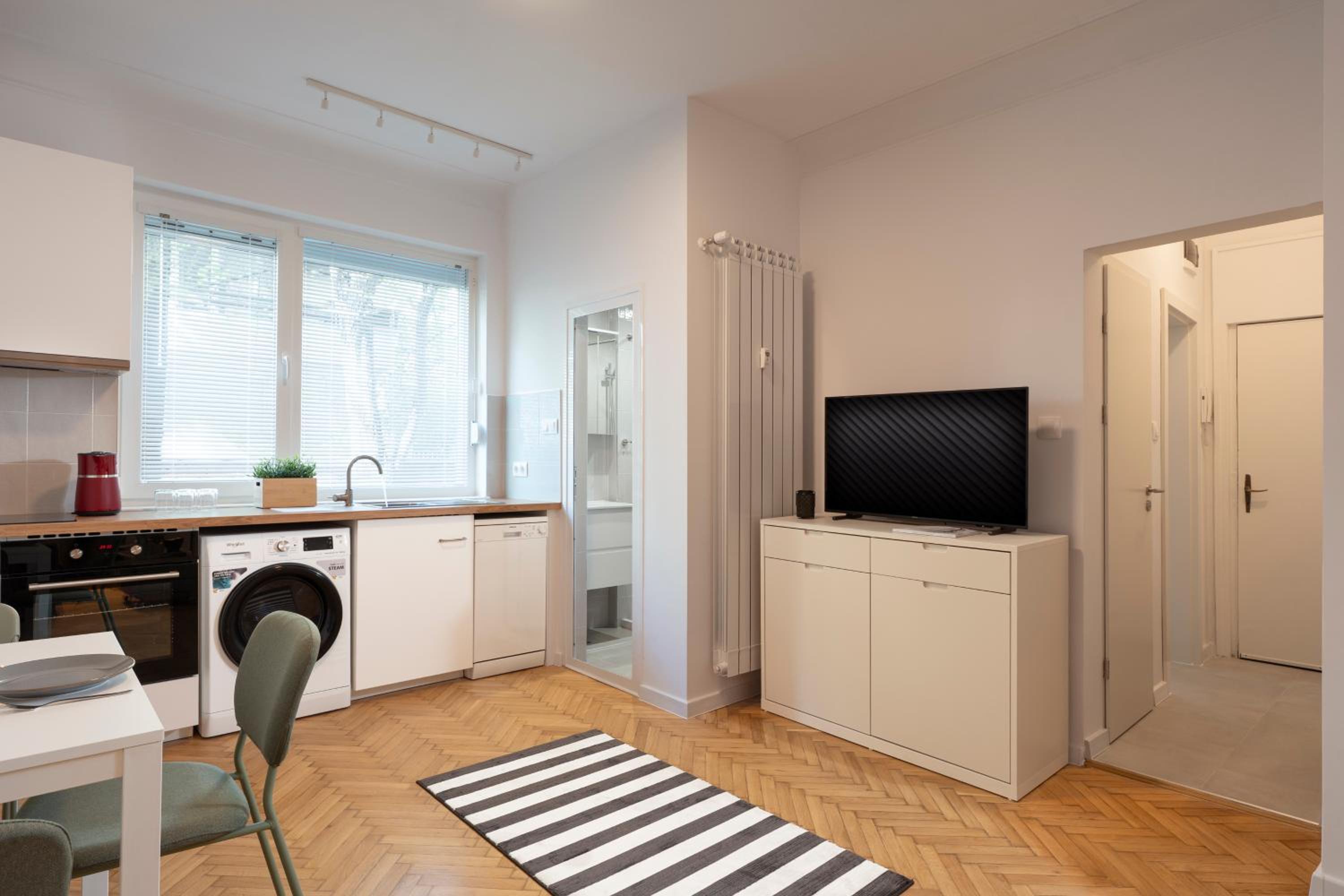 Starflat Gorgeous central apartment next to NDK