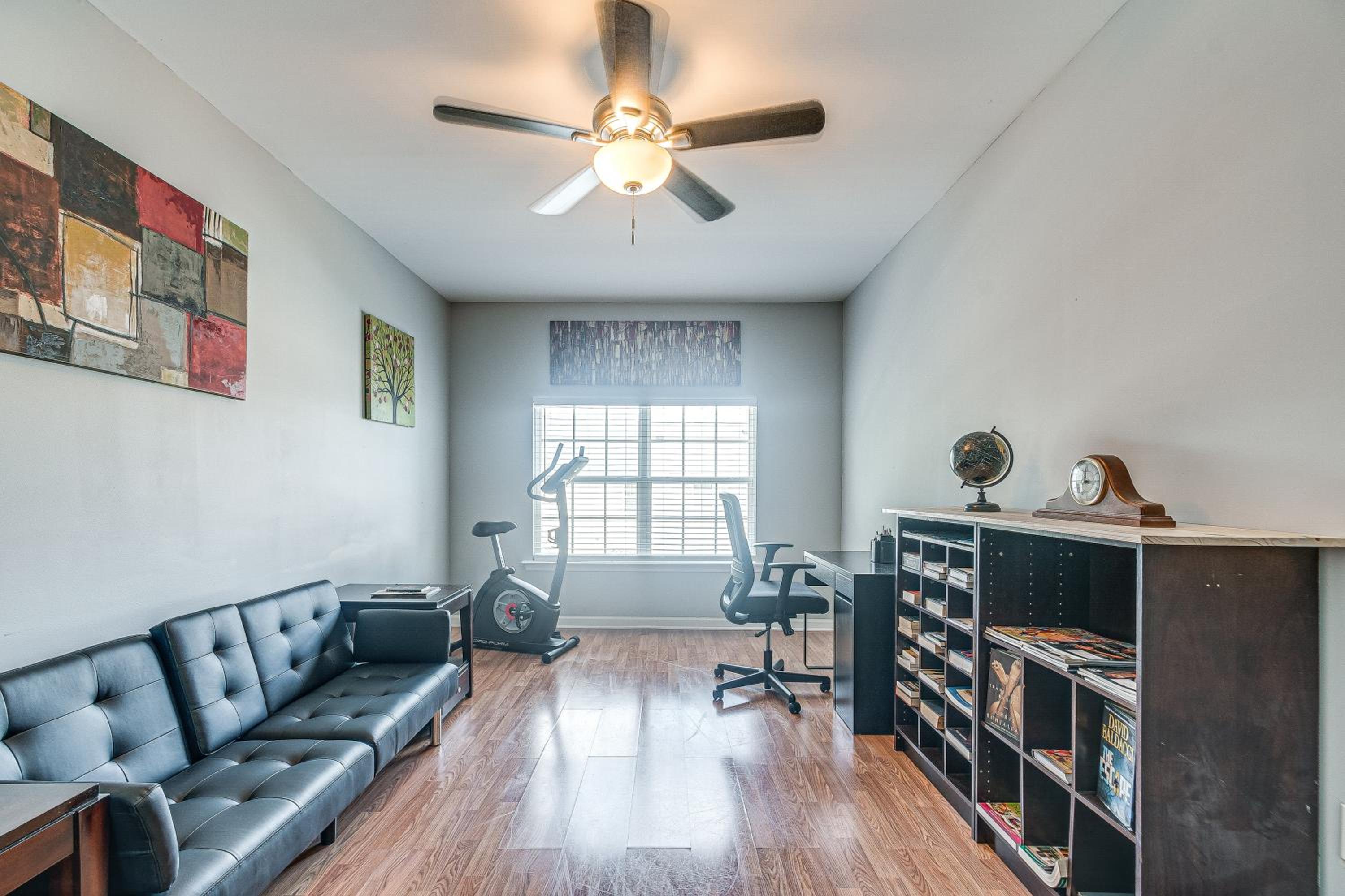 Centrally Located Raleigh Townhome with Pool Access