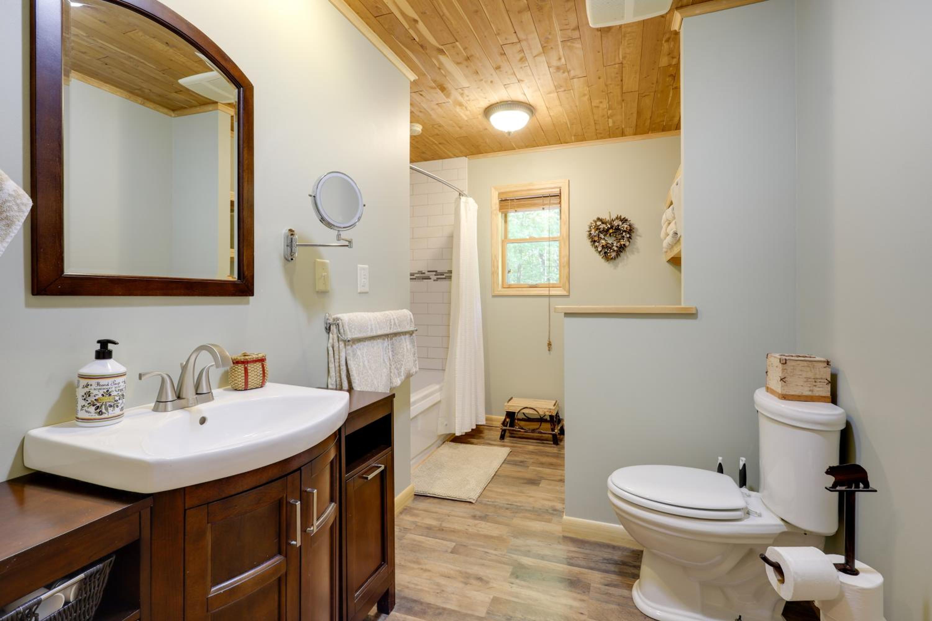 Game Room and Lake Access Wooded Retreat in Jay