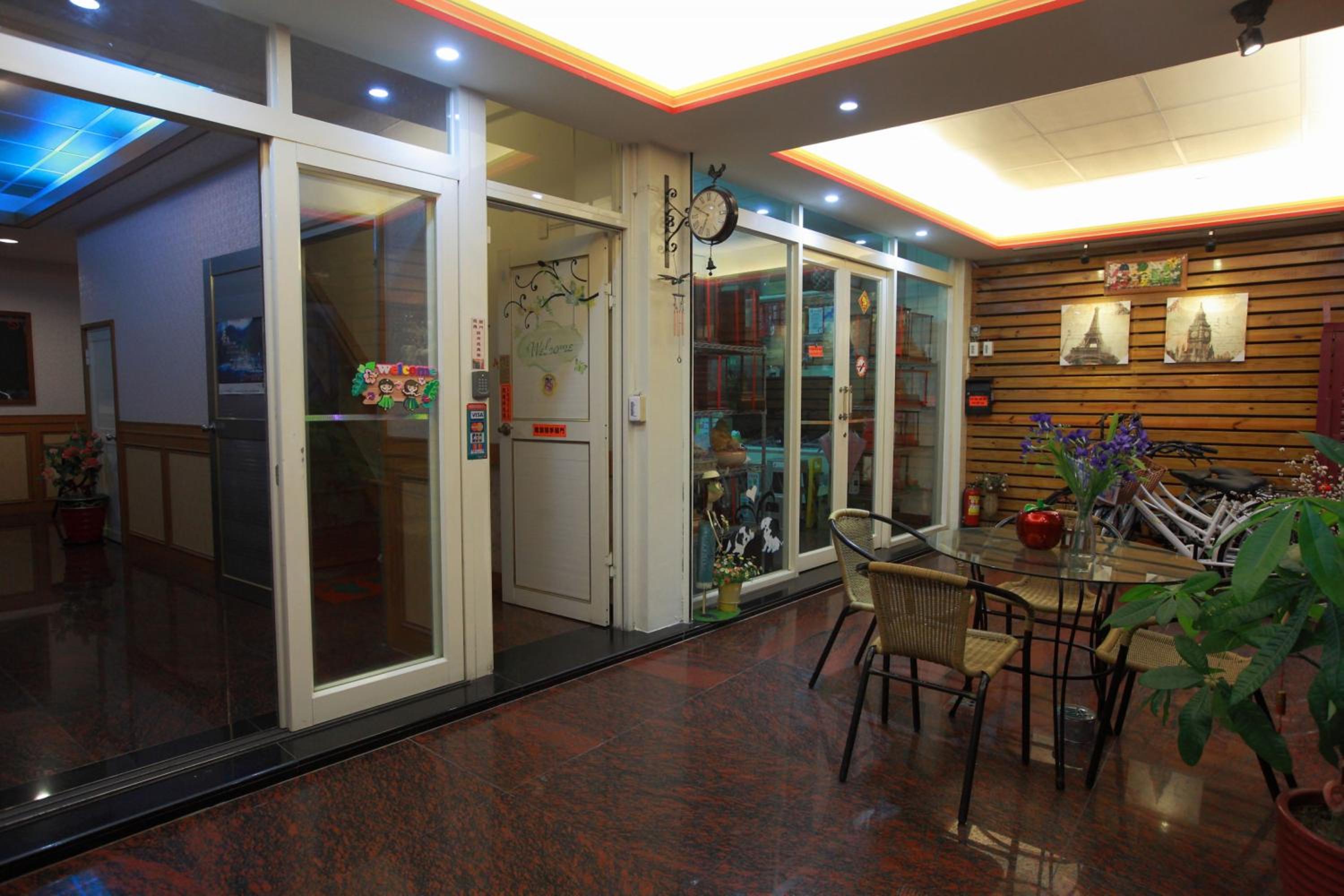 First Place B&B (Hualien Railway Station)