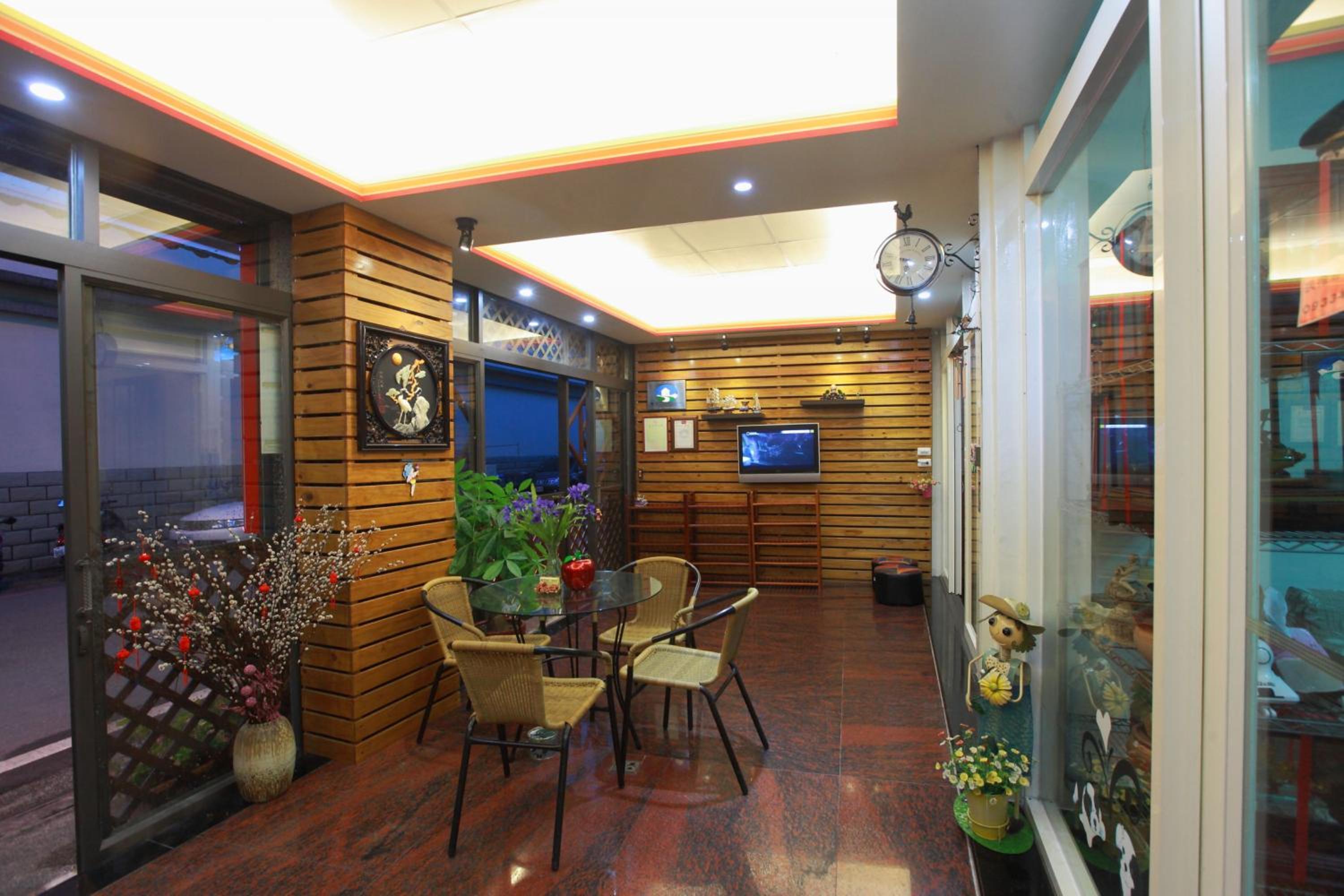 First Place B&B (Hualien Railway Station)