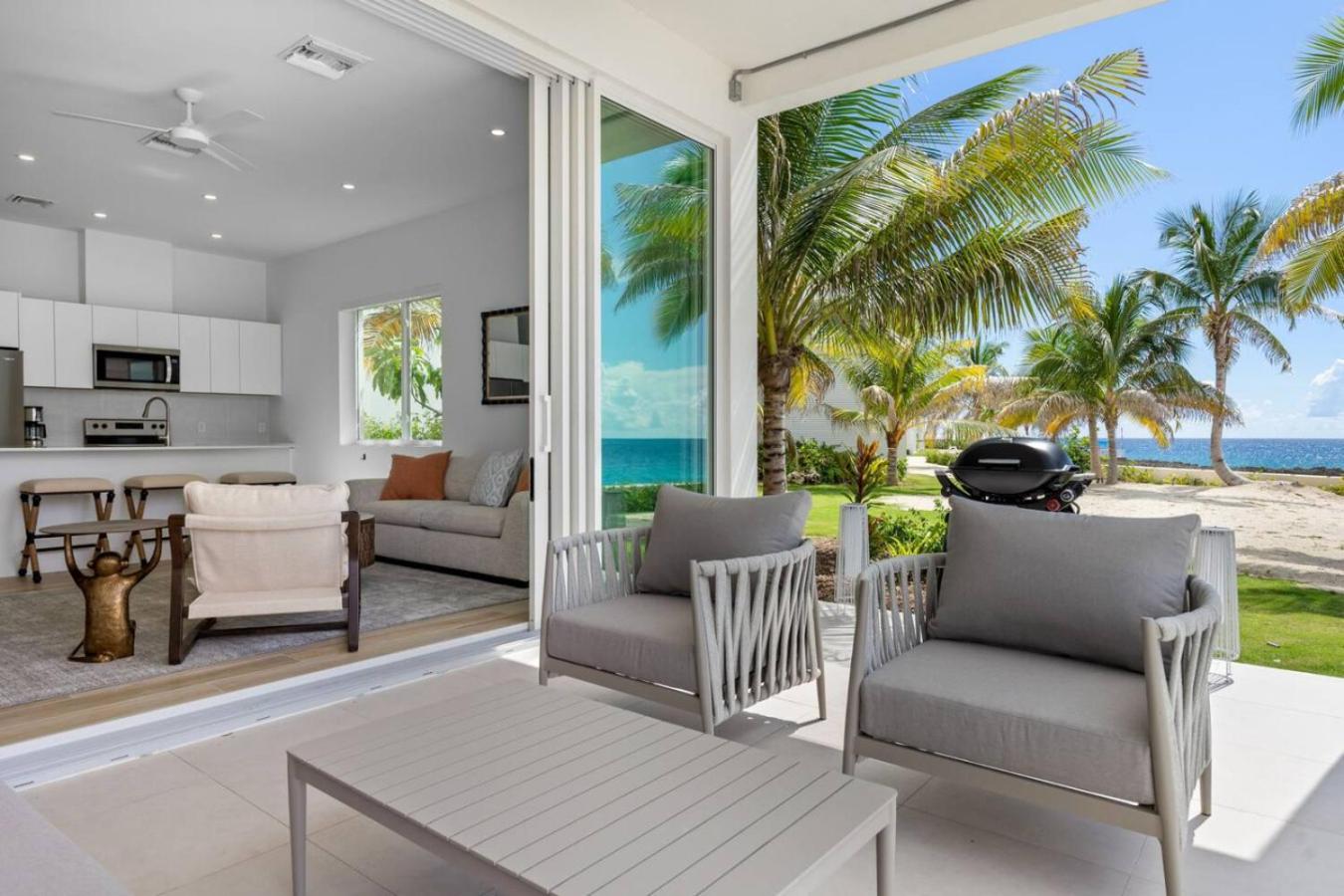 Oceanfront Sunset Patio w/ BBQ + Pool, Gym & Spa