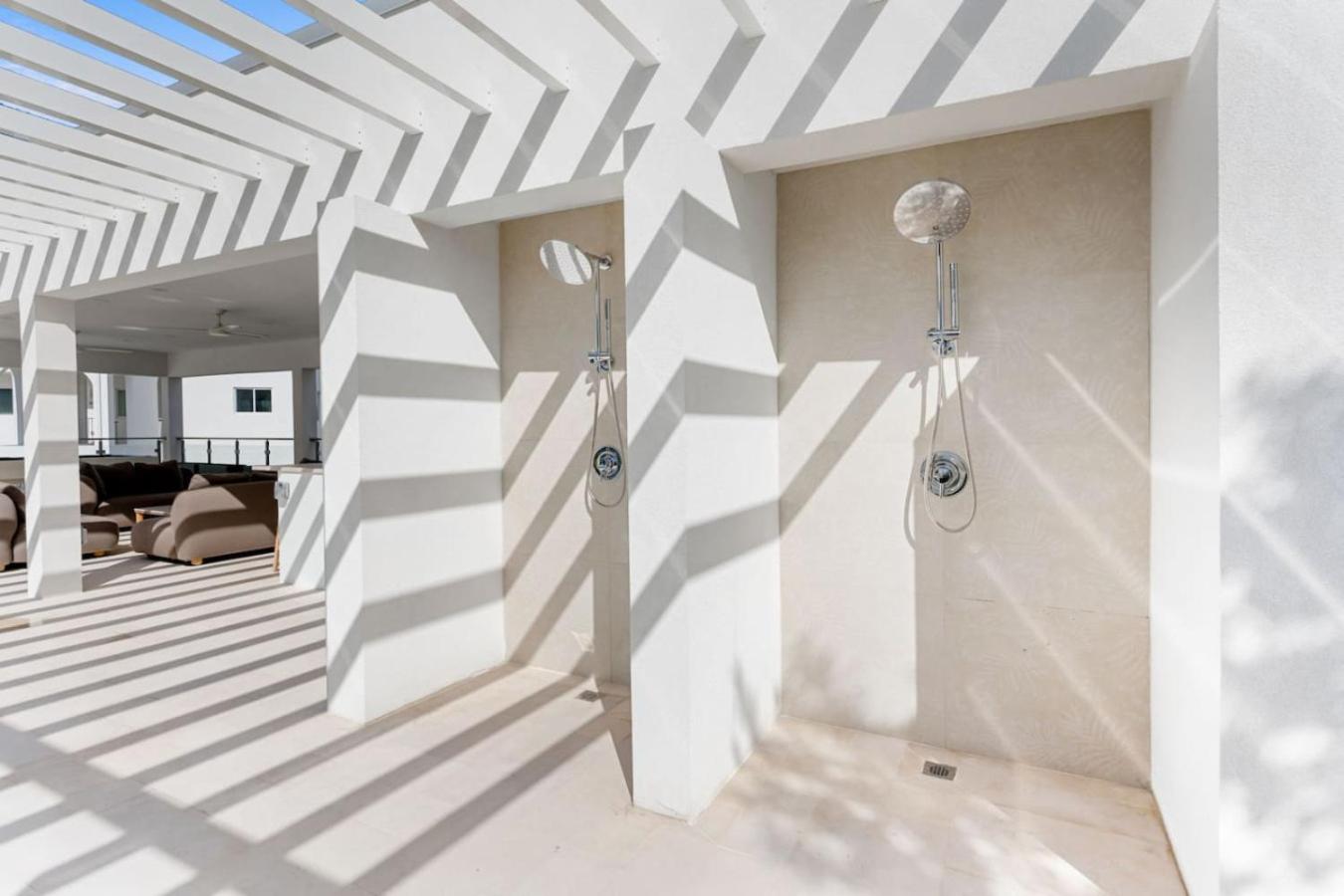 Oceanfront Sunset Patio w/ BBQ + Pool, Gym & Spa