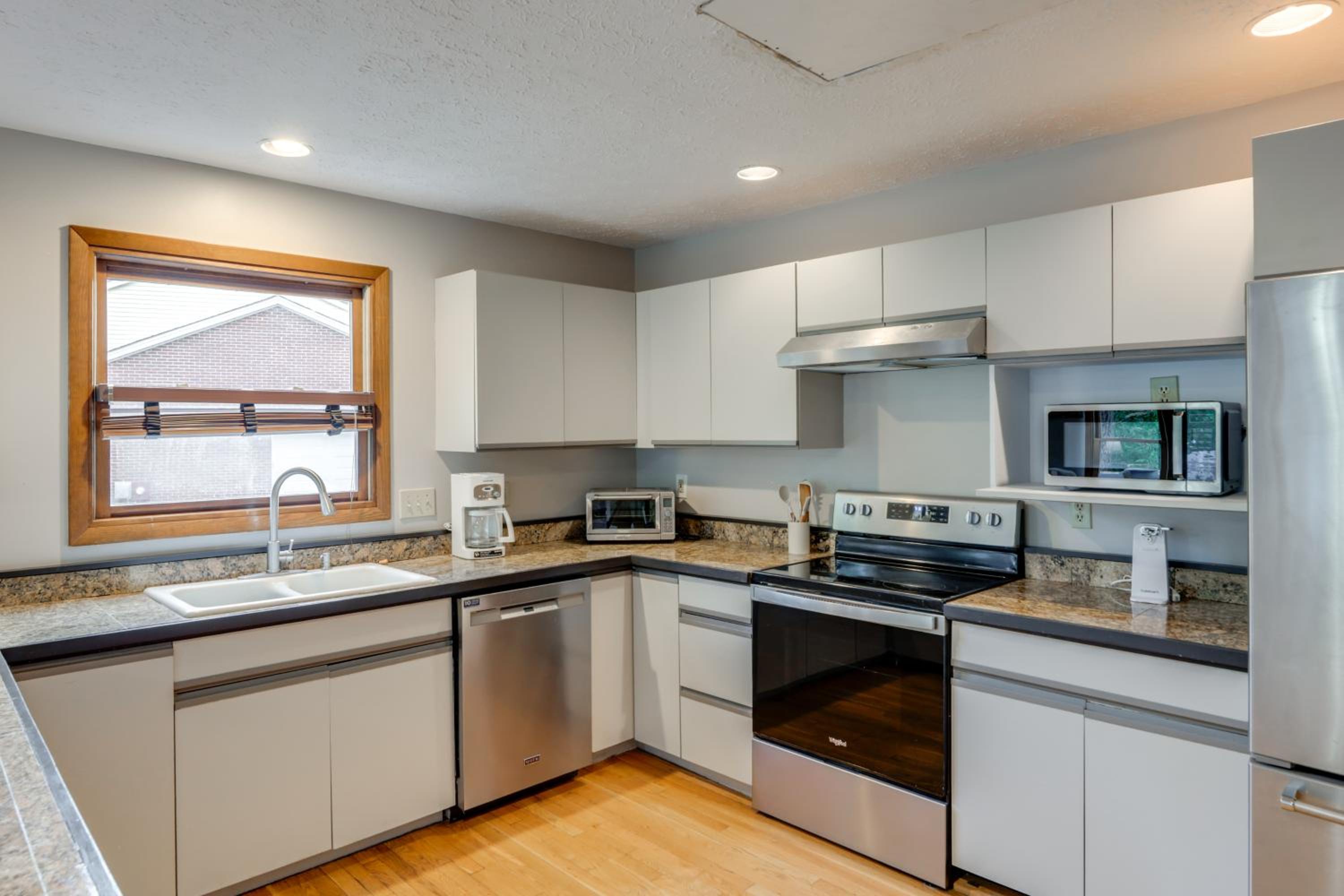 4 Mi to Dtwn Loveland Private Retreat with Decks
