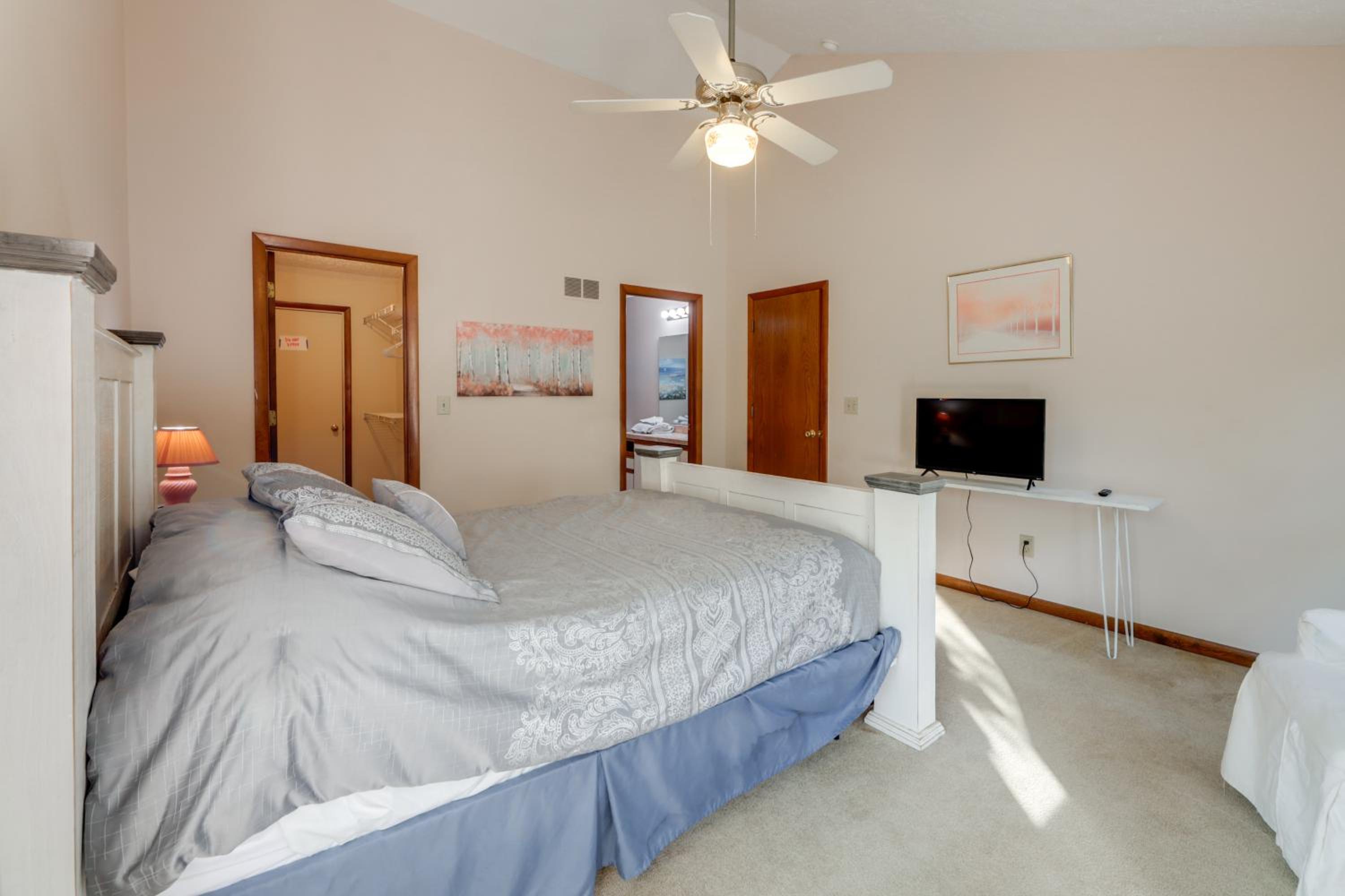 4 Mi to Dtwn Loveland Private Retreat with Decks