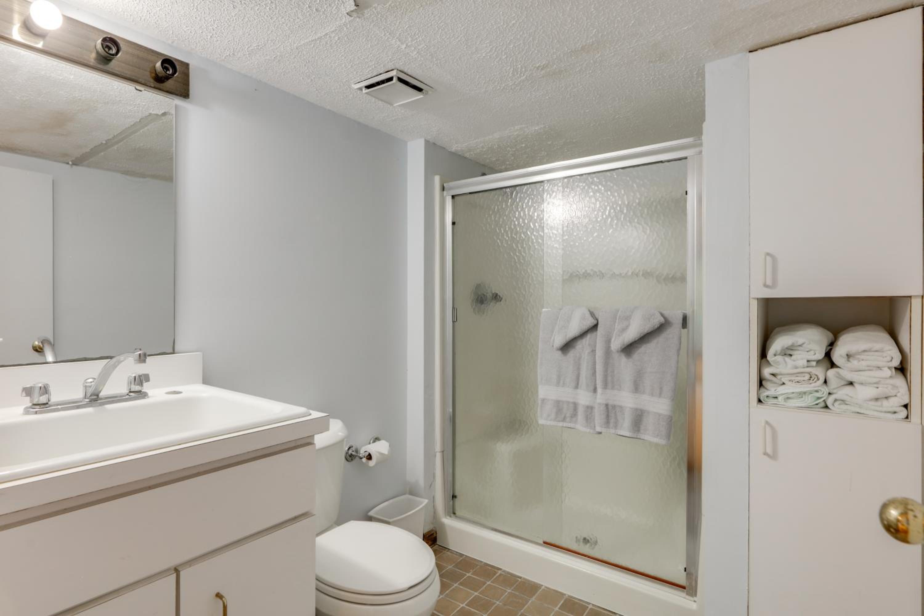 4 Mi to Dtwn Loveland Private Retreat with Decks