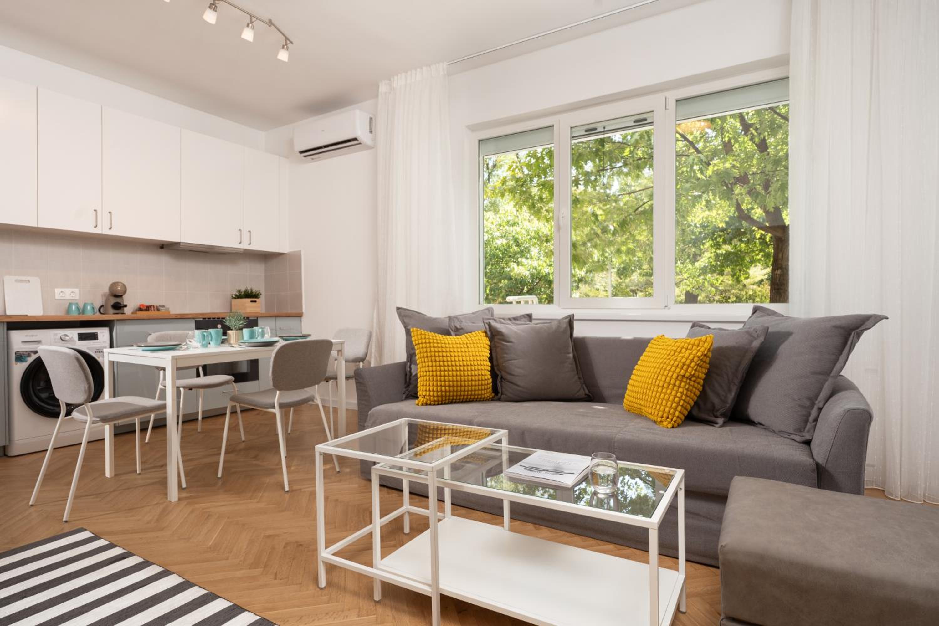 Starflat Gorgeous central apartment next to NDK