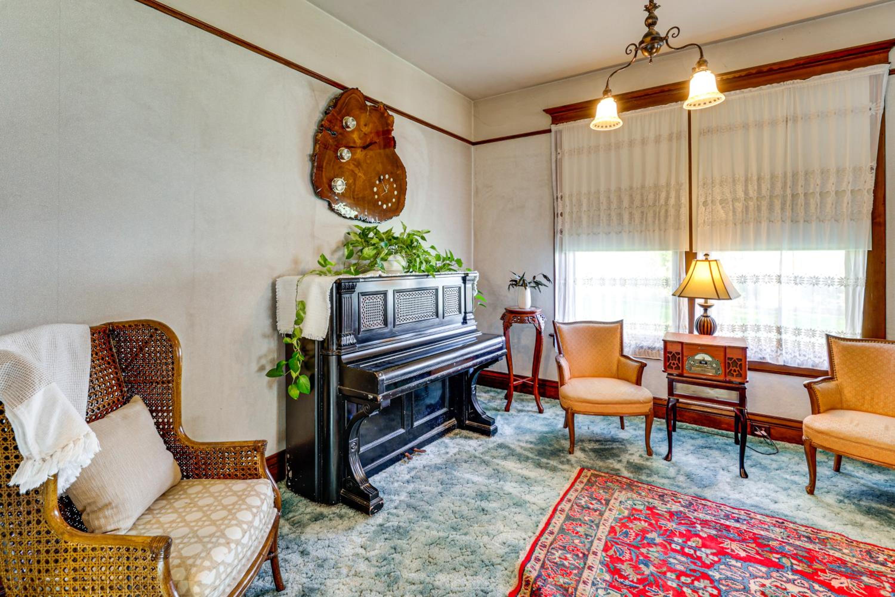 2 Mi to River Historic Clarkston Home with Views!