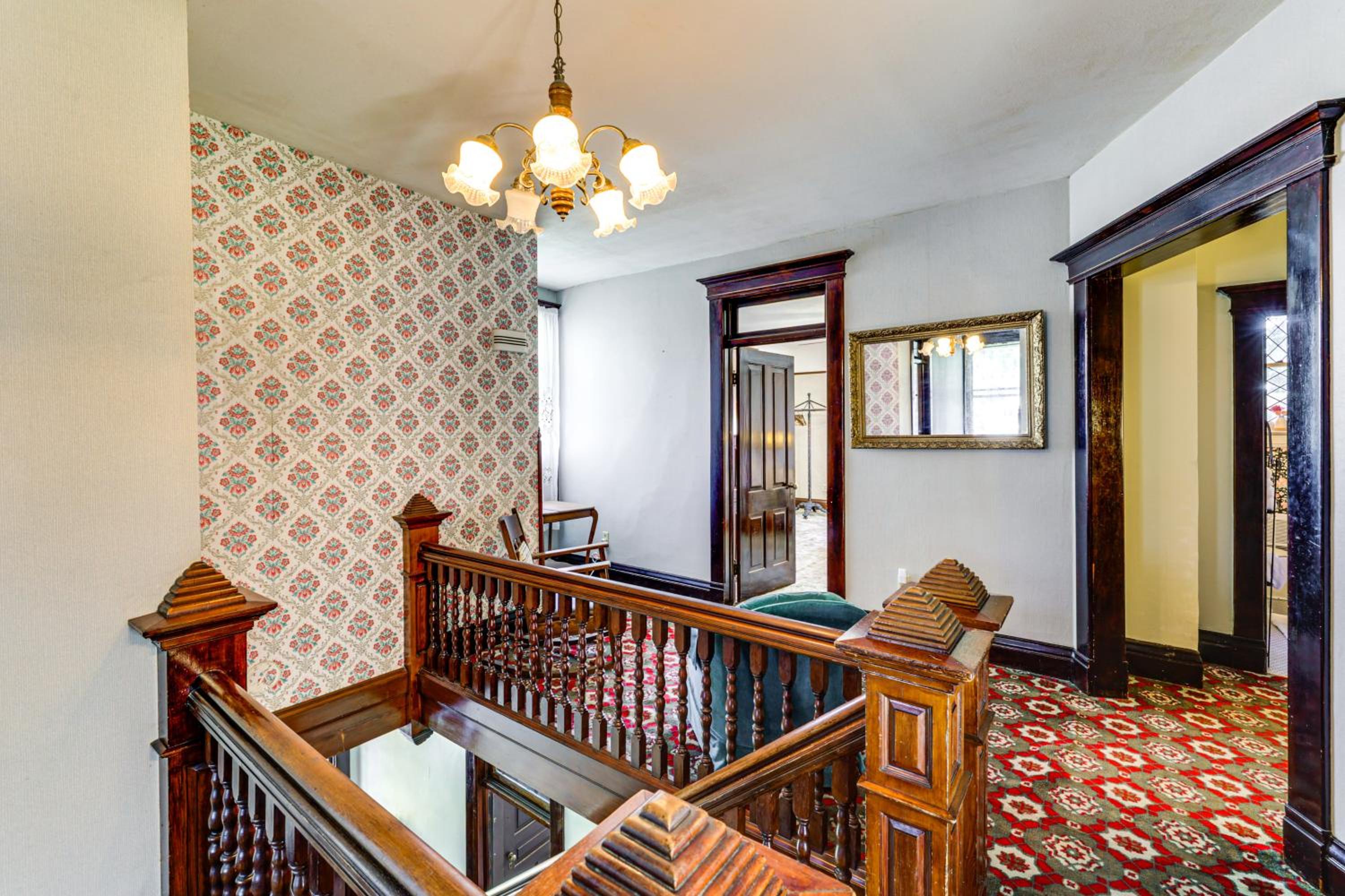 2 Mi to River Historic Clarkston Home with Views!