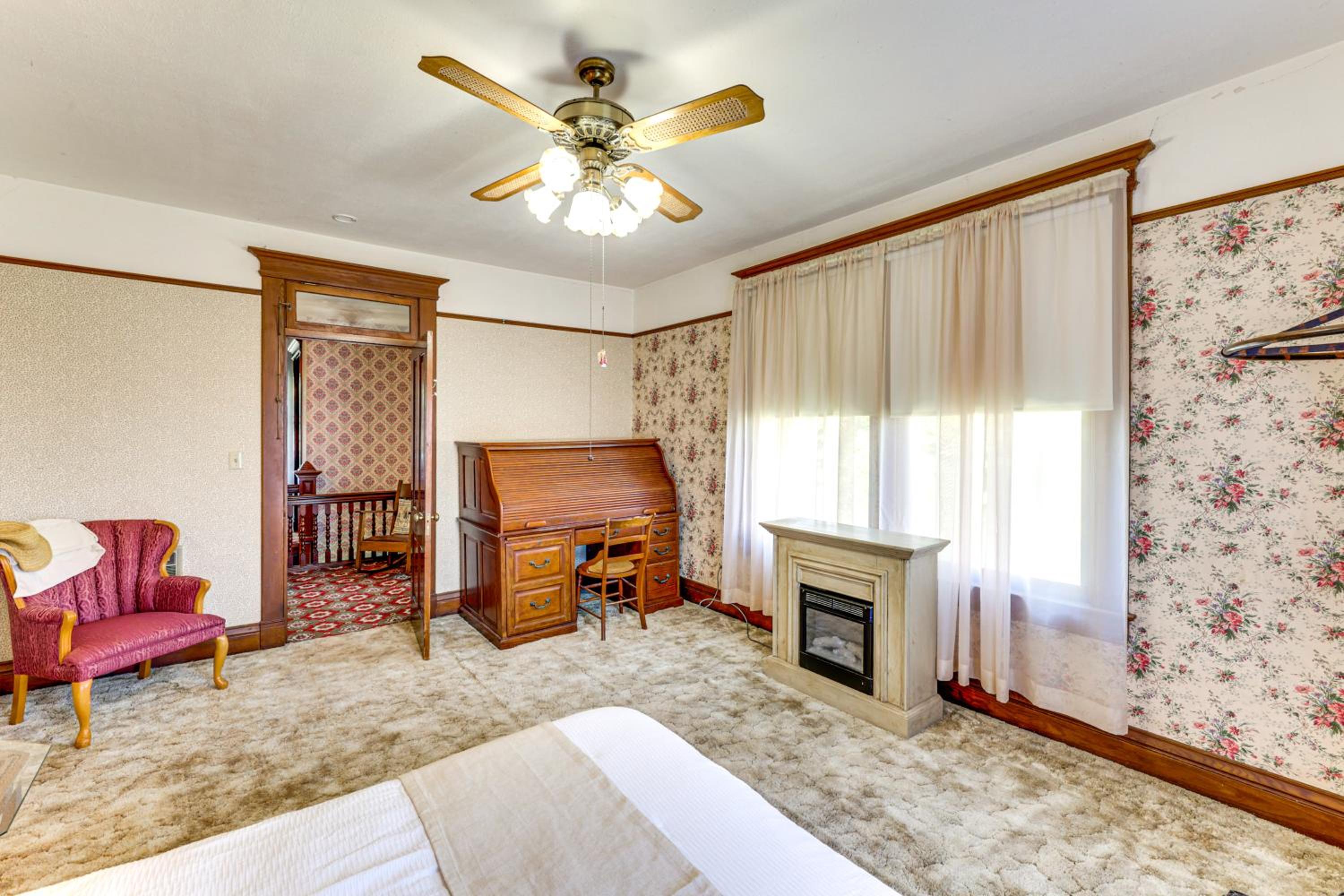 2 Mi to River Historic Clarkston Home with Views!