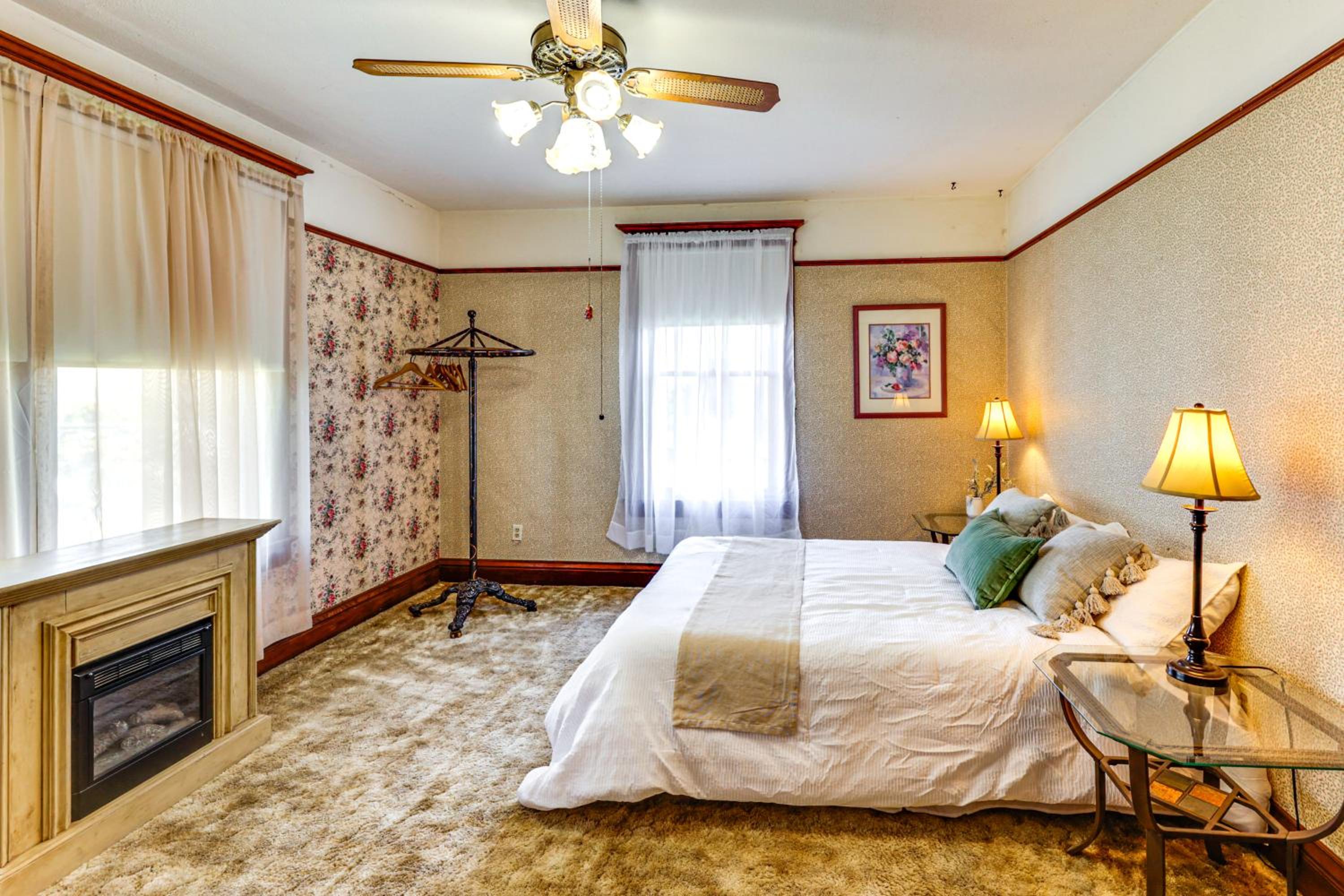 2 Mi to River Historic Clarkston Home with Views!