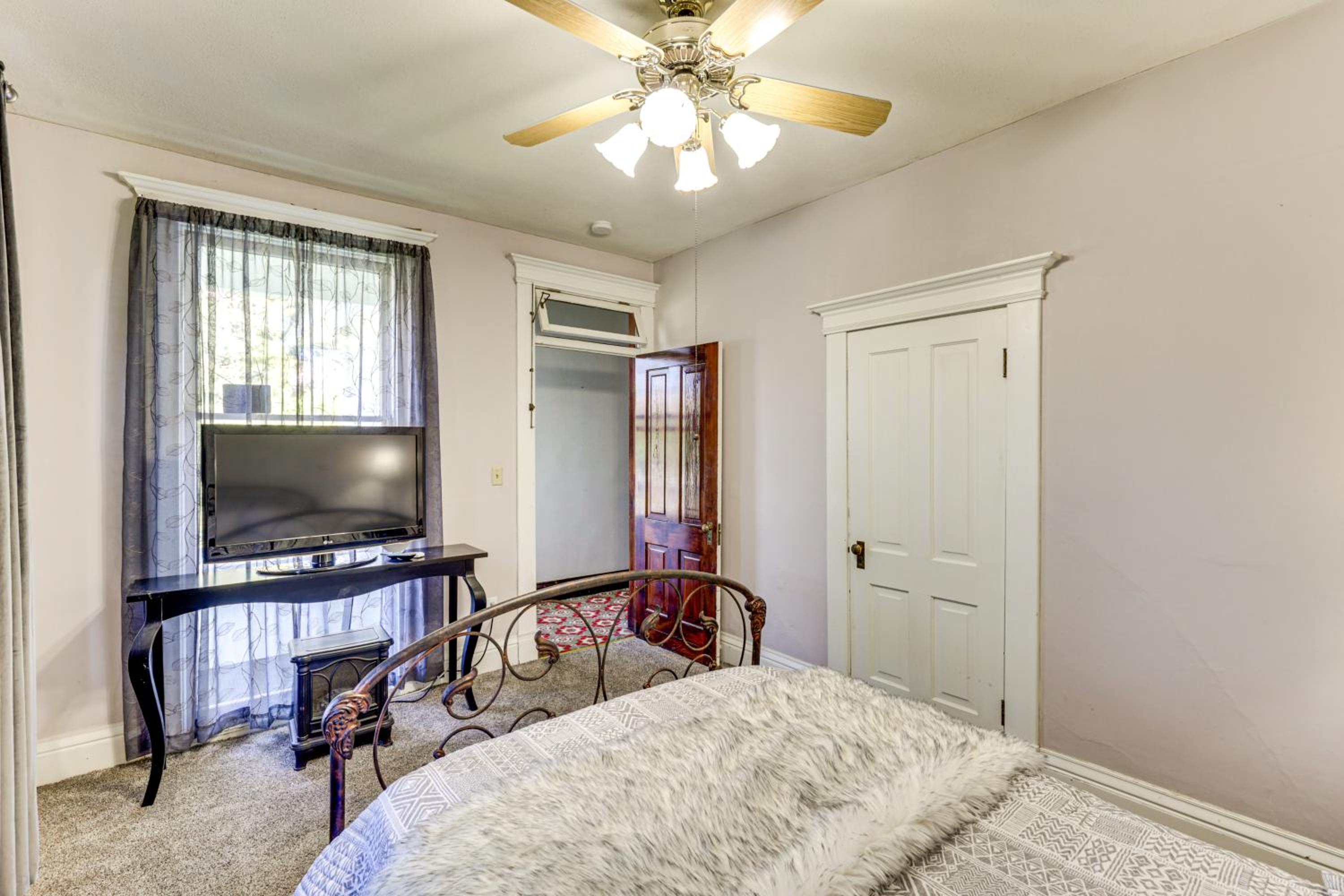 2 Mi to River Historic Clarkston Home with Views!