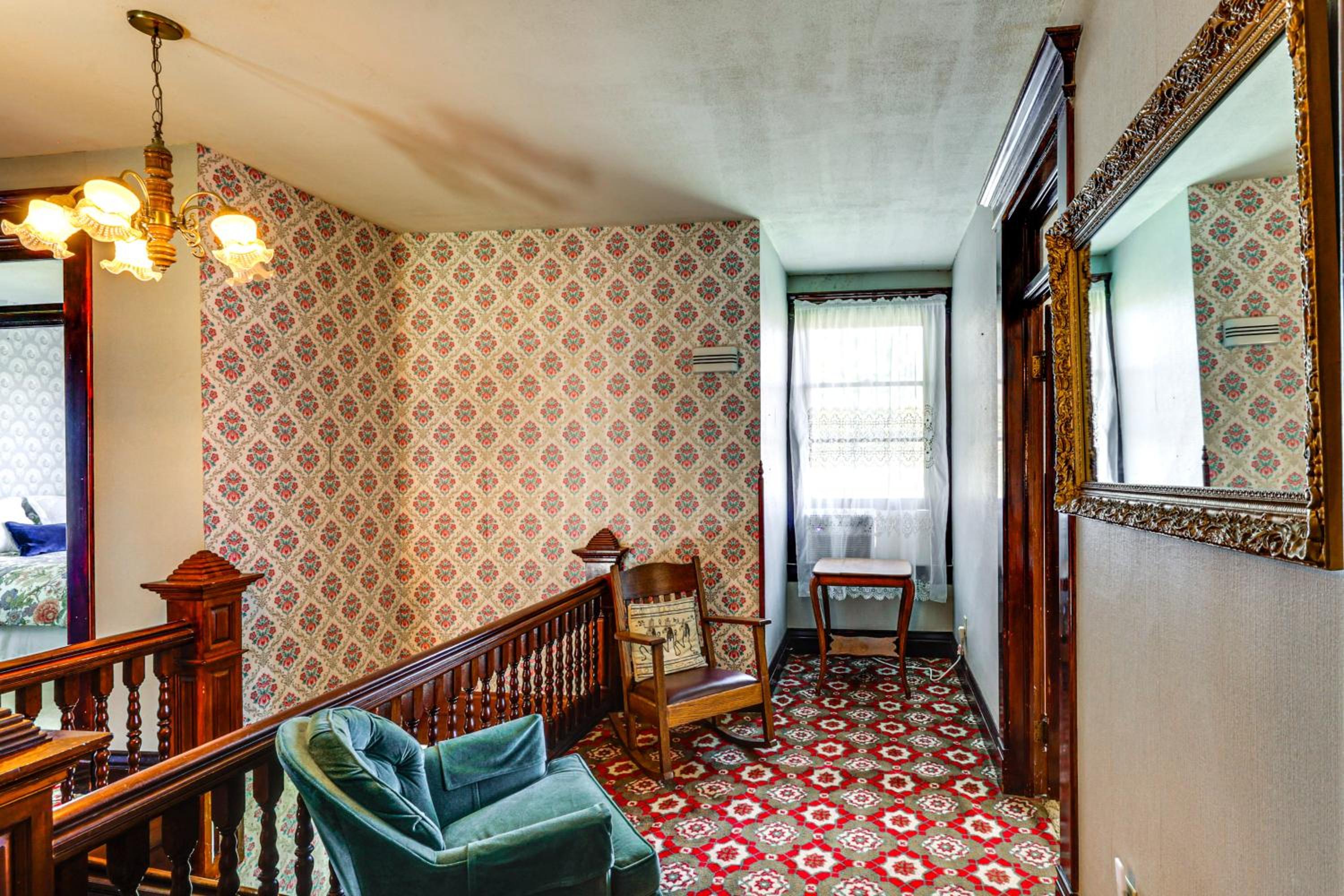 2 Mi to River Historic Clarkston Home with Views!