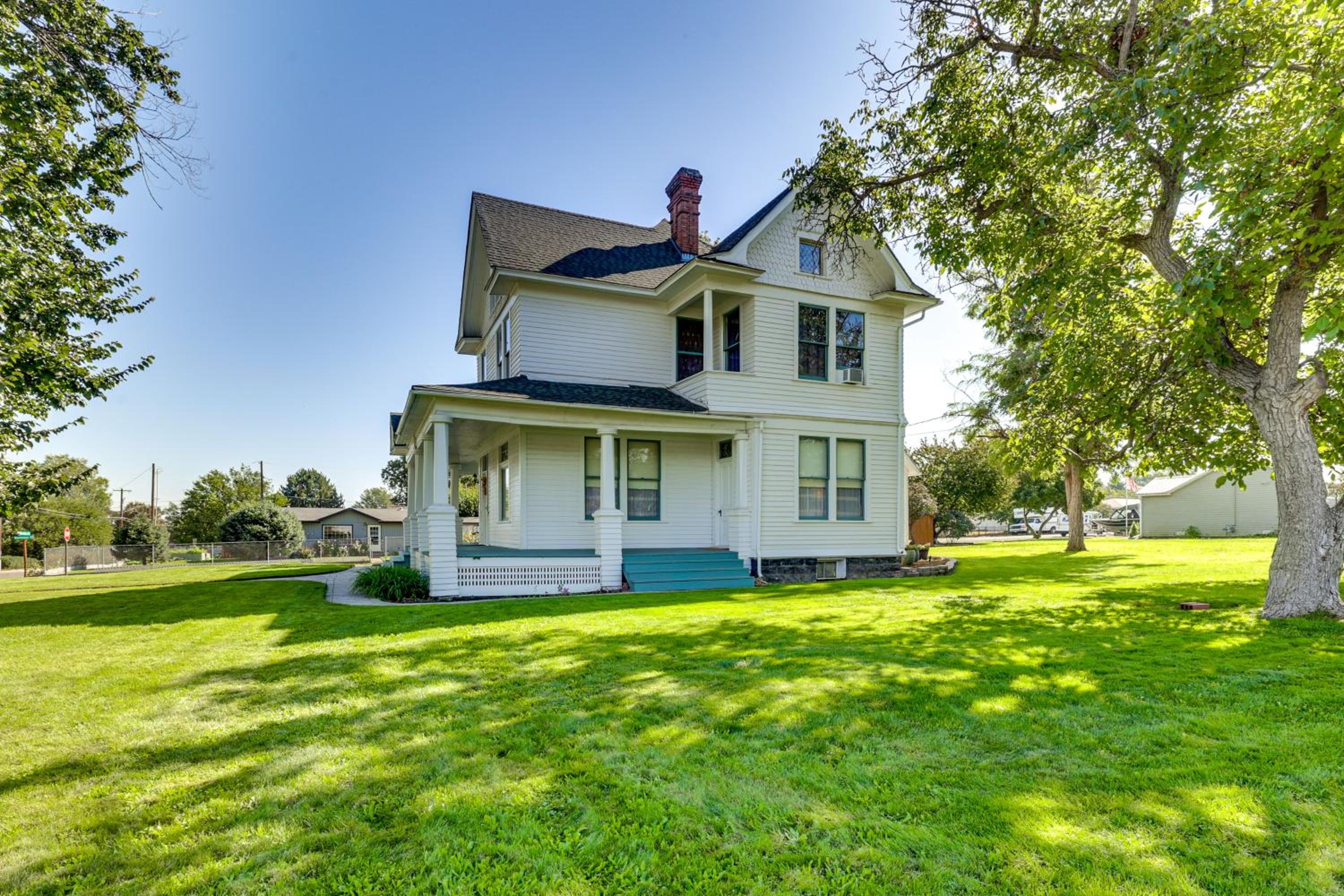 2 Mi to River Historic Clarkston Home with Views!