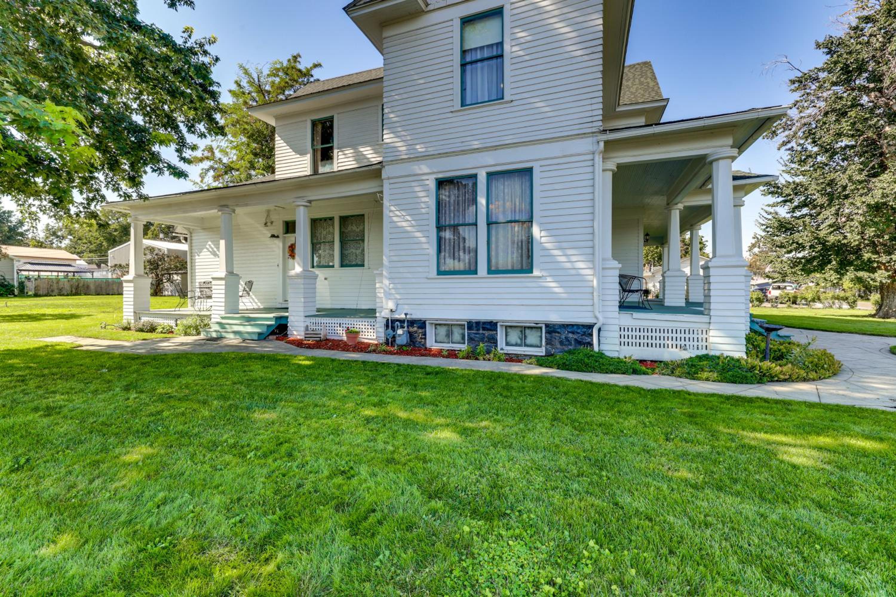2 Mi to River Historic Clarkston Home with Views!