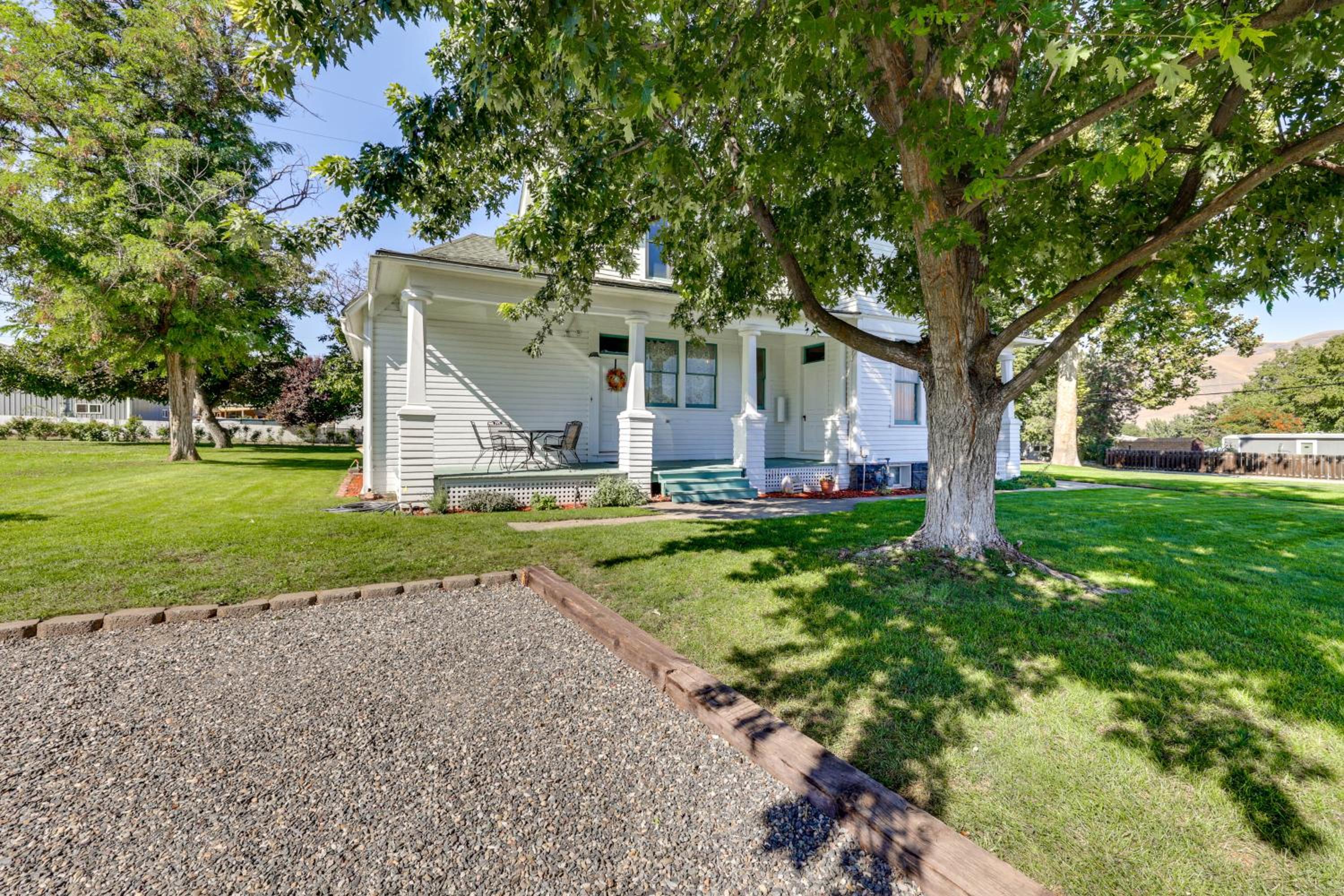 2 Mi to River Historic Clarkston Home with Views!