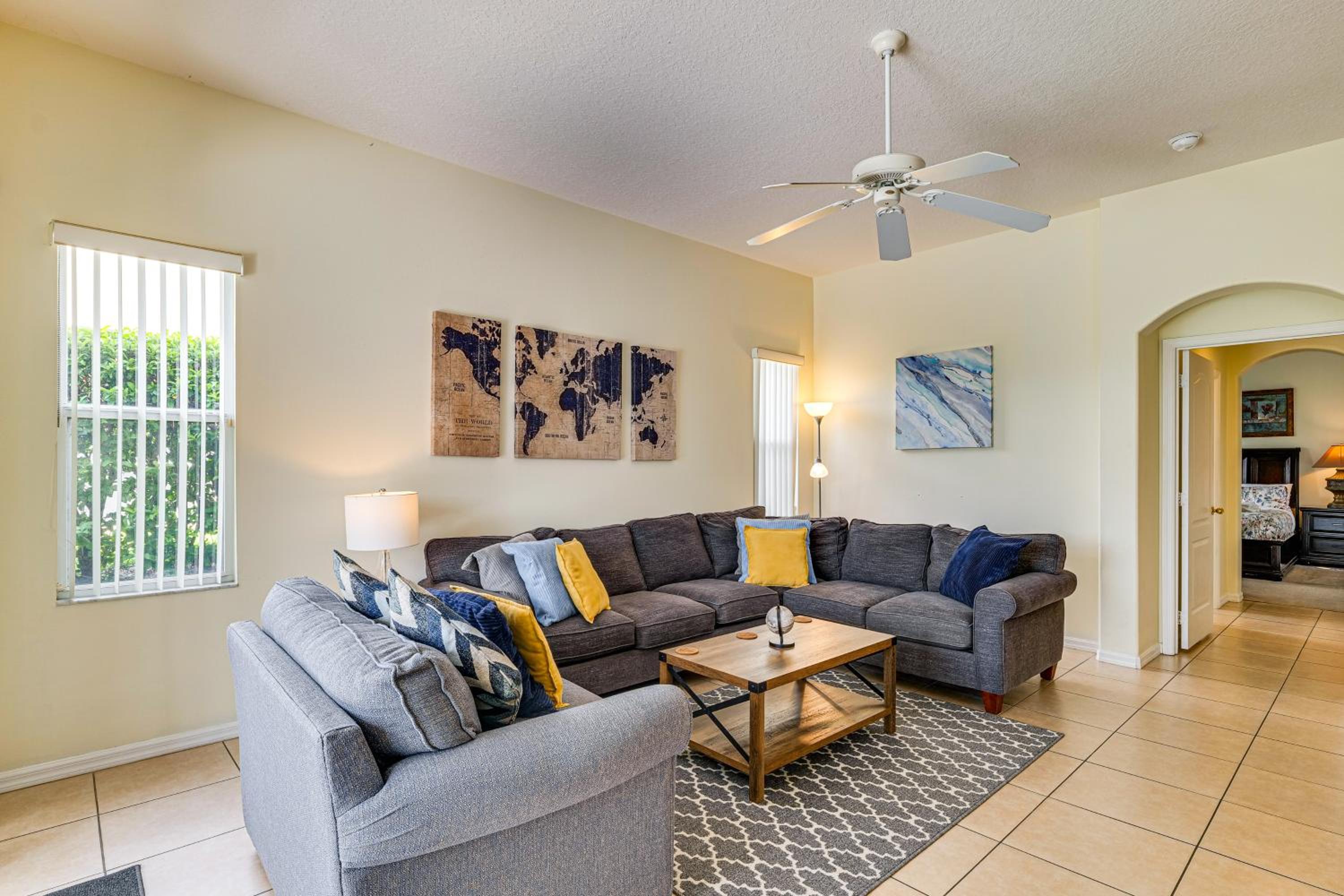 8 Mi to Disney! Paradise Found Villa with Games