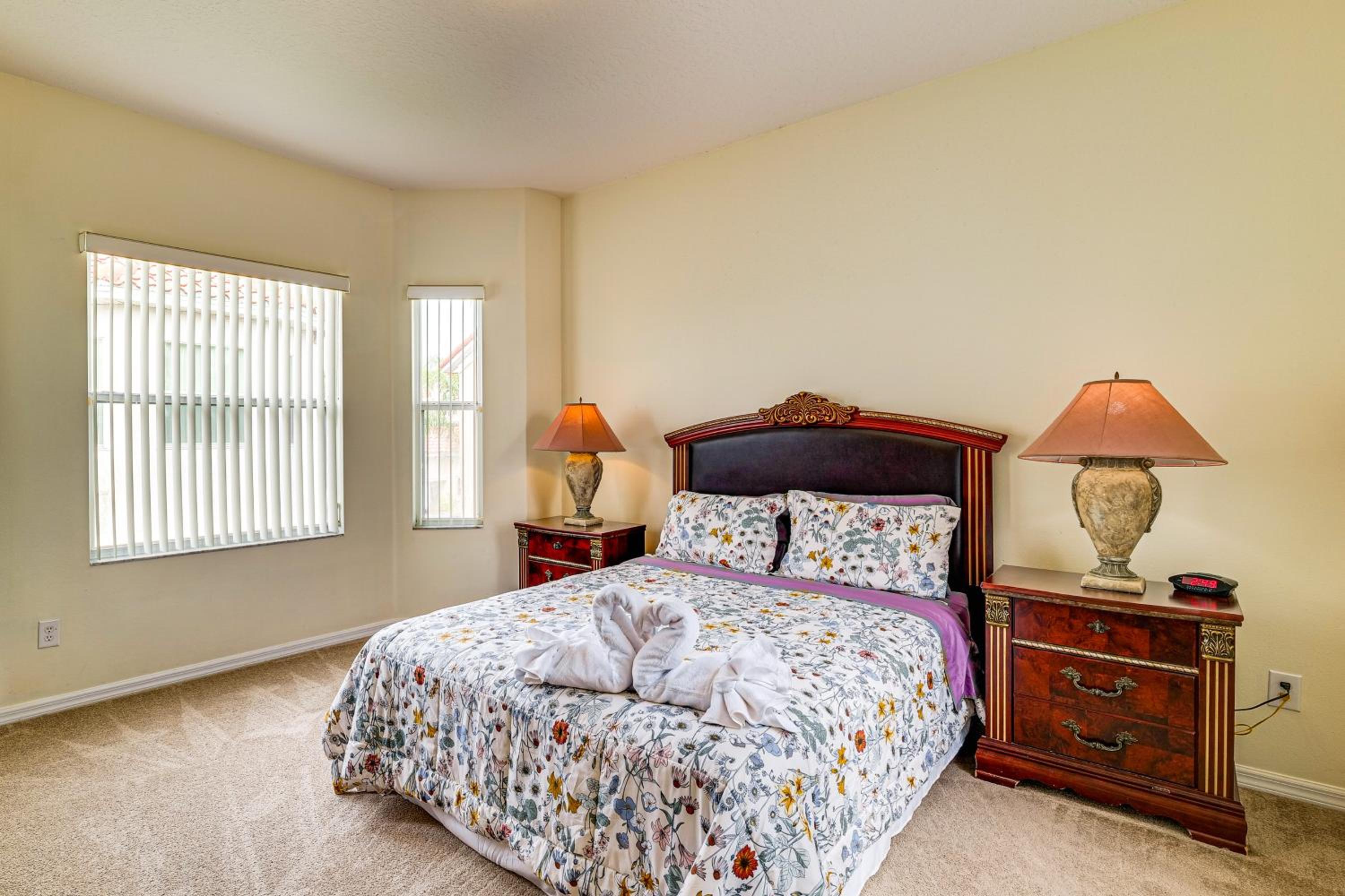 8 Mi to Disney! Paradise Found Villa with Games