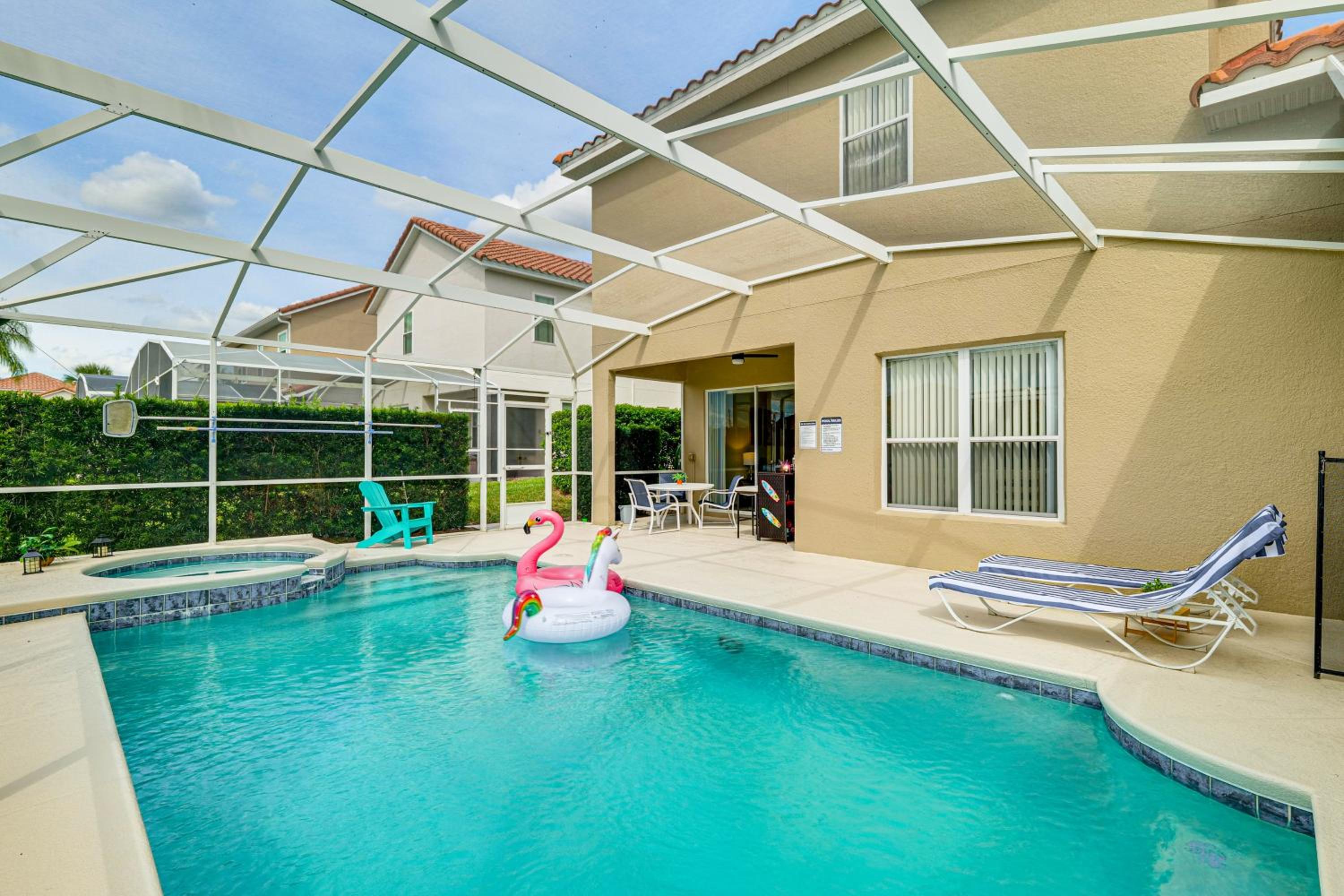 8 Mi to Disney! Paradise Found Villa with Games