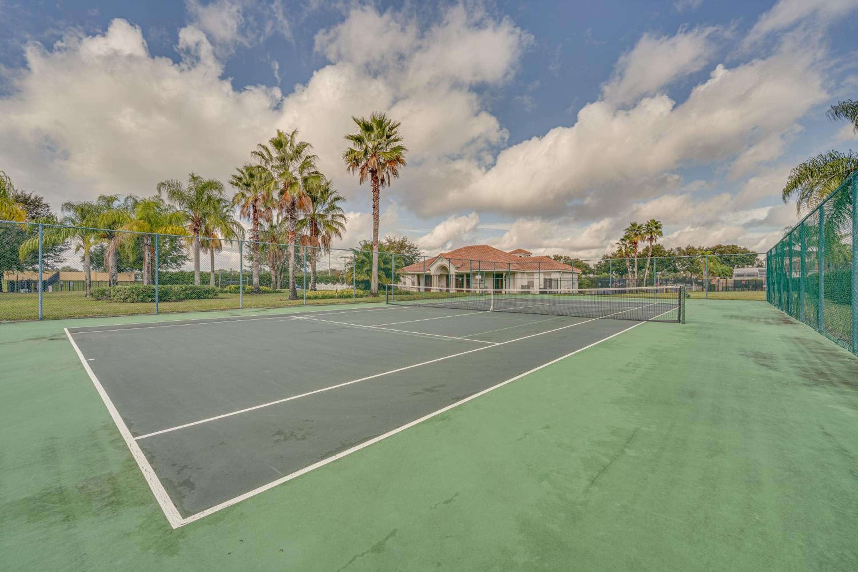 8 Mi to Disney! Paradise Found Villa with Games