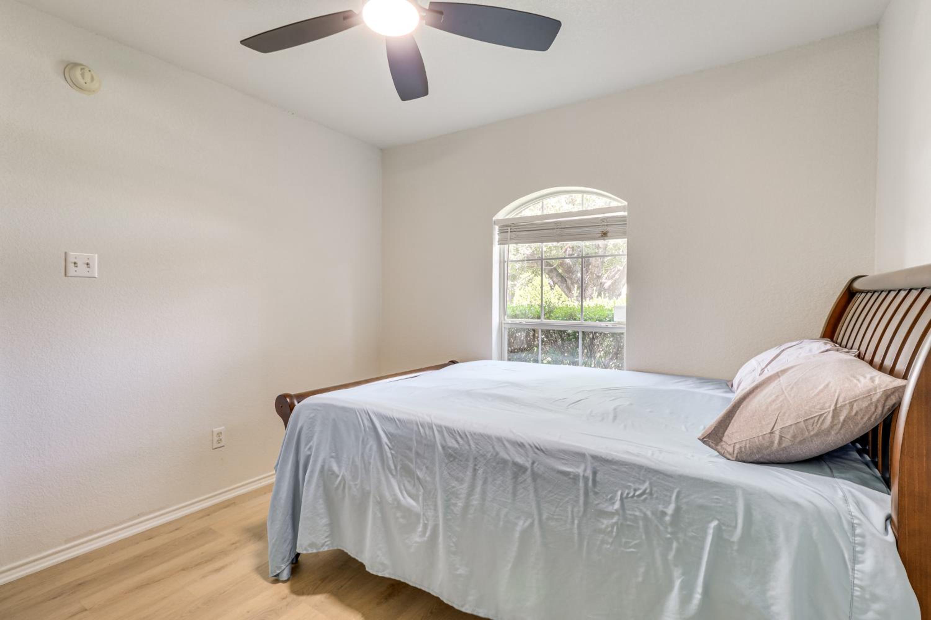 Fenced-In Yard Family Home 4 Mi to Dtwn Killeen!