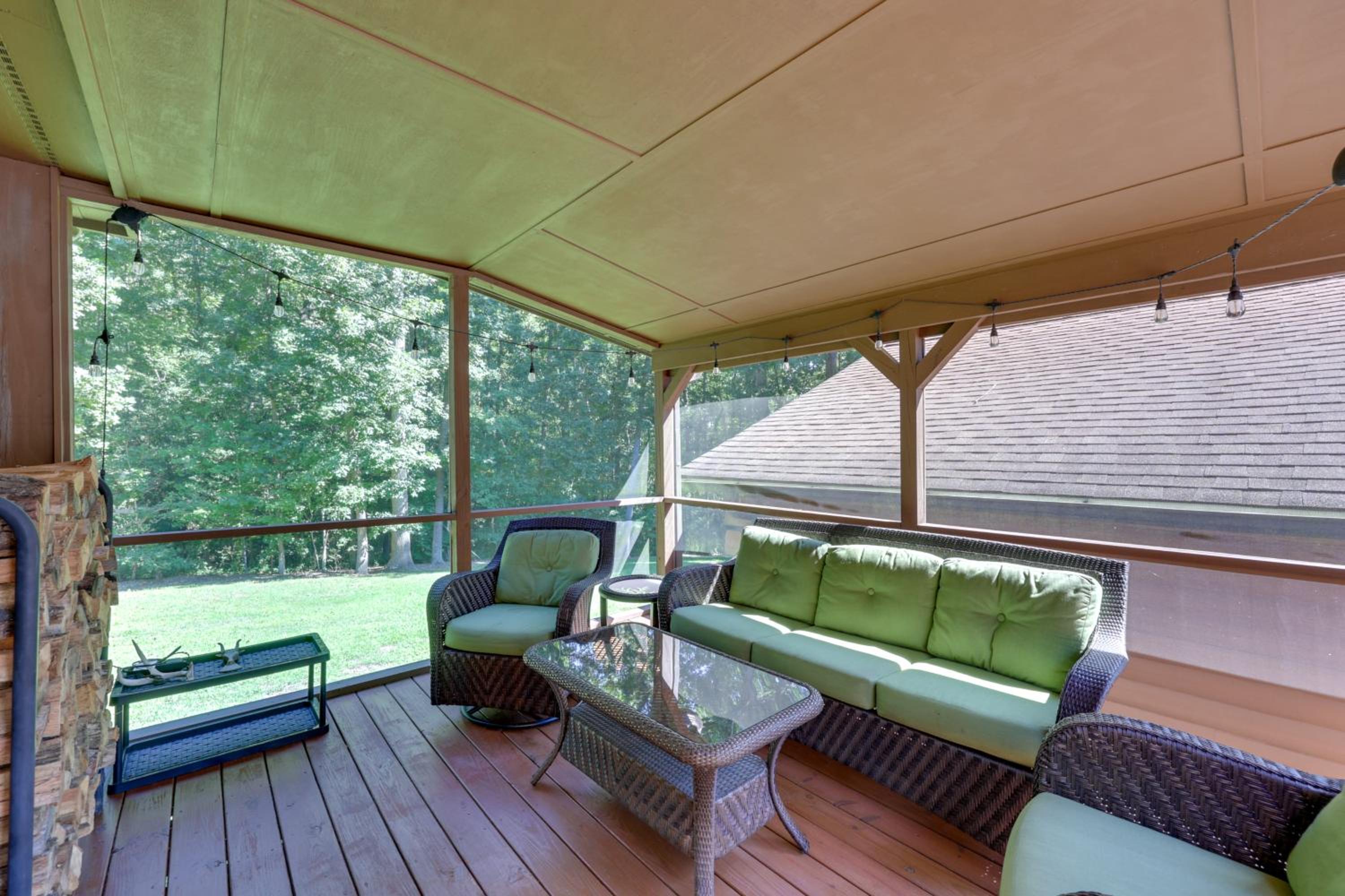 Unplug and Unwind! Country Cabin in Louisburg