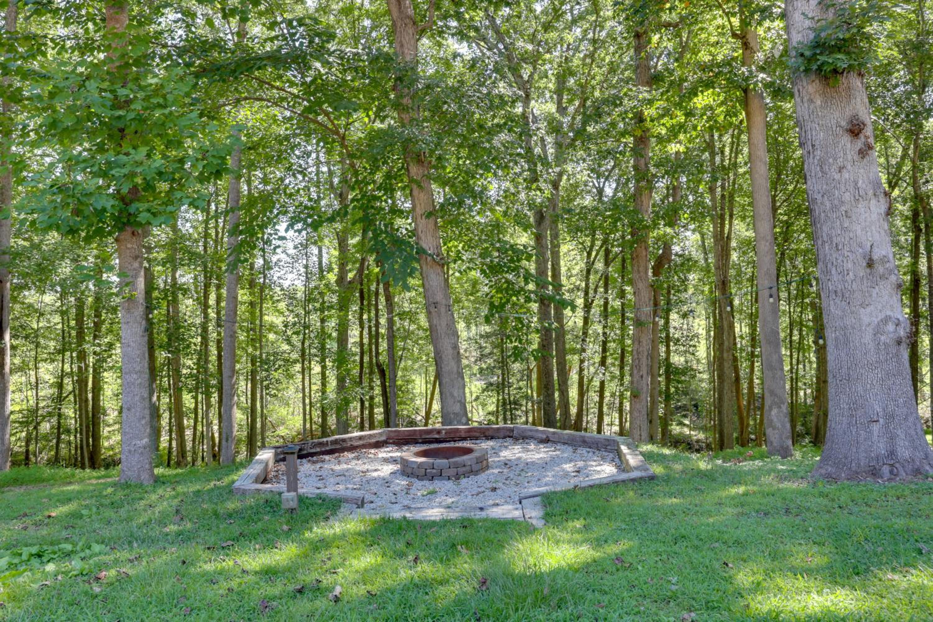Unplug and Unwind! Country Cabin in Louisburg