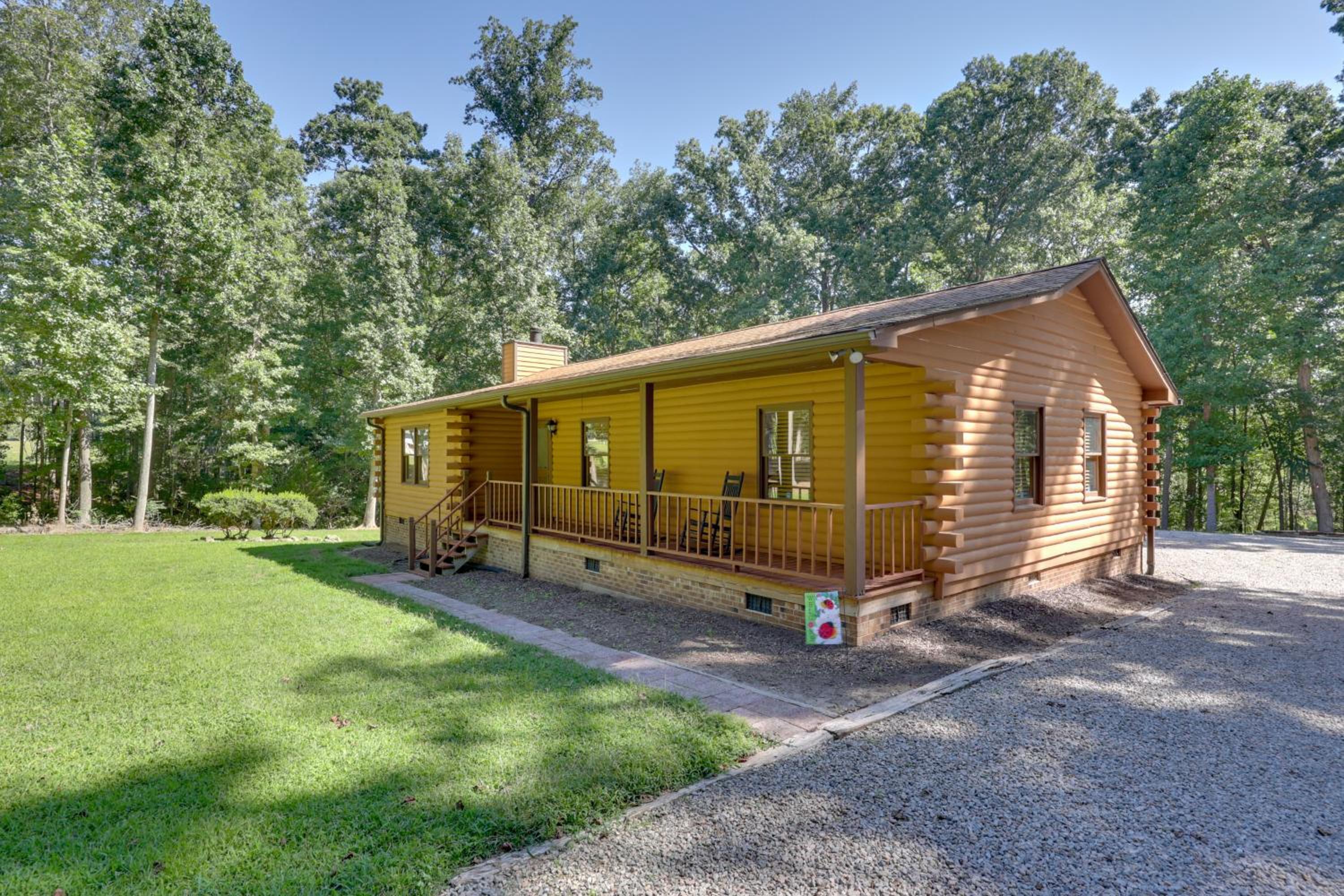 Unplug and Unwind! Country Cabin in Louisburg