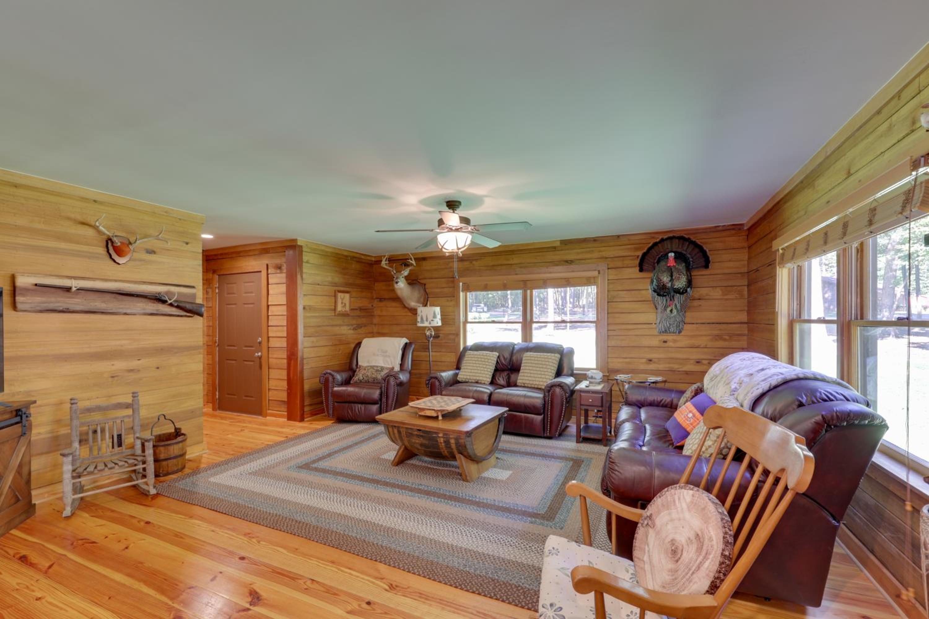Unplug and Unwind! Country Cabin in Louisburg