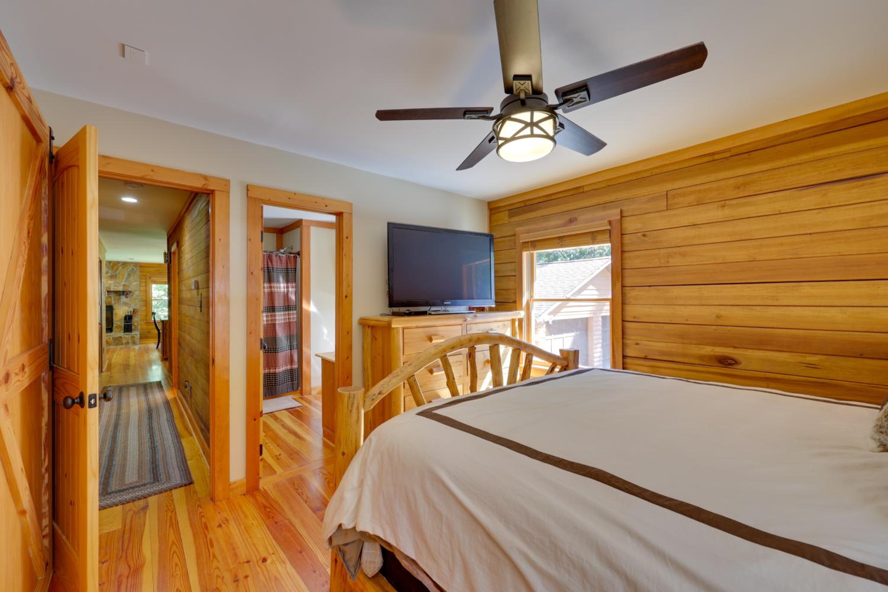 Unplug and Unwind! Country Cabin in Louisburg
