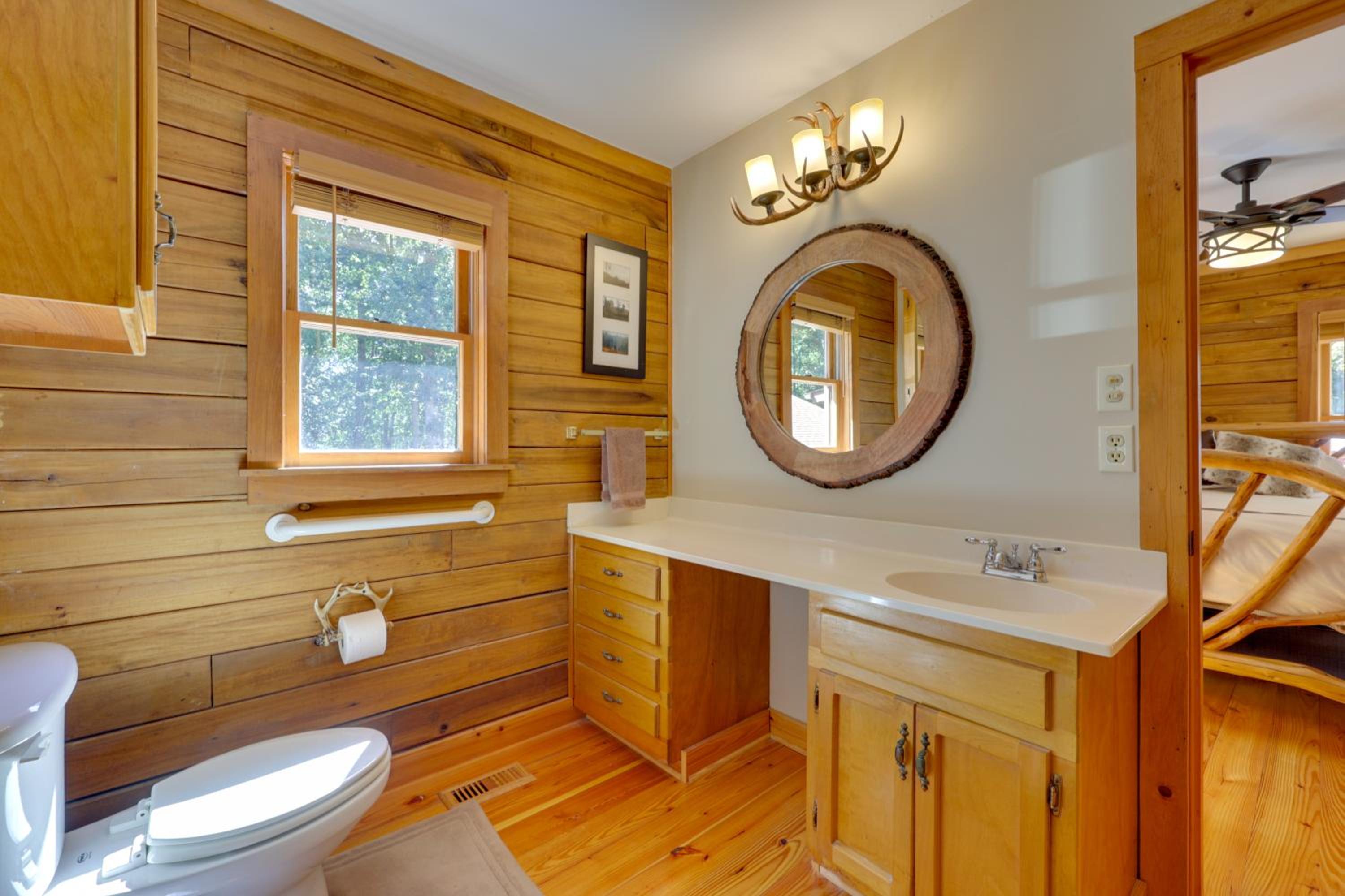 Unplug and Unwind! Country Cabin in Louisburg