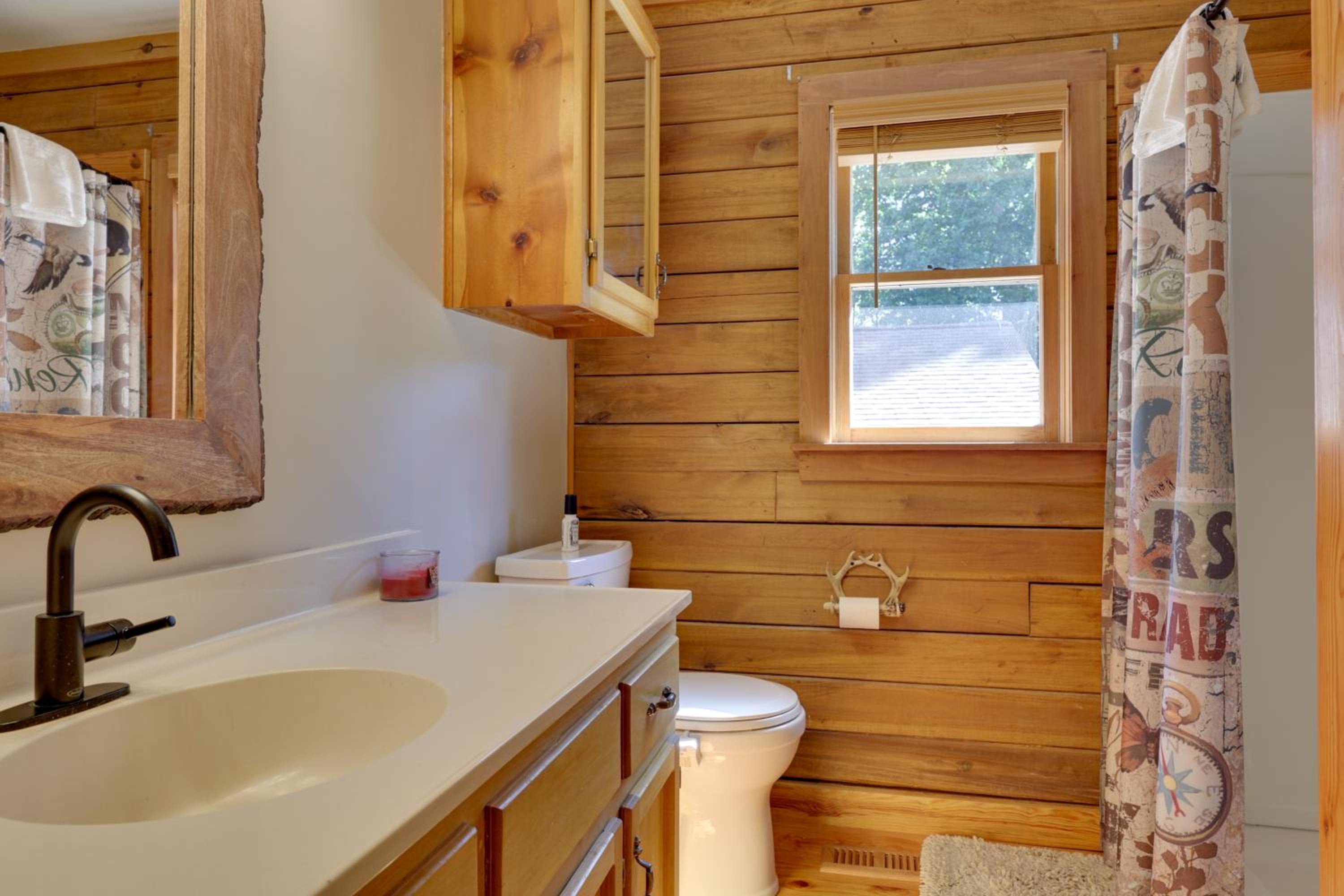 Unplug and Unwind! Country Cabin in Louisburg