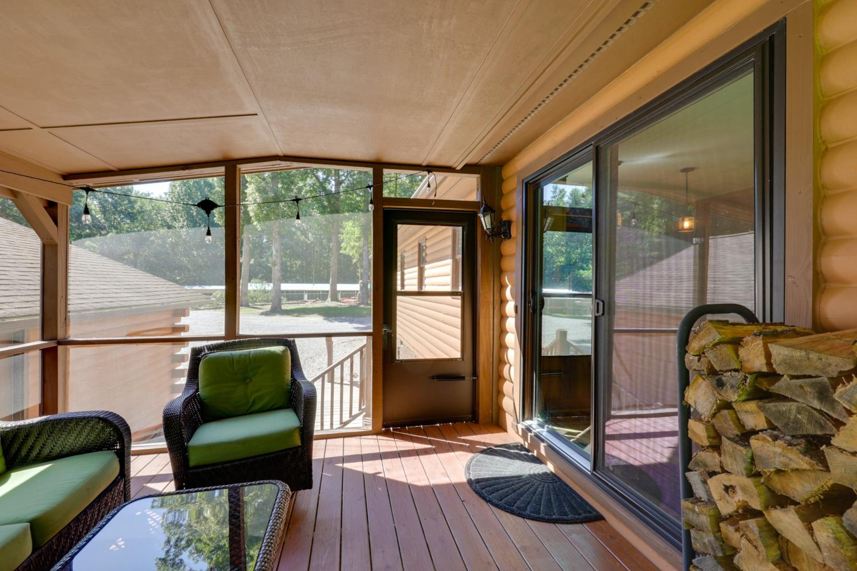 Unplug and Unwind! Country Cabin in Louisburg