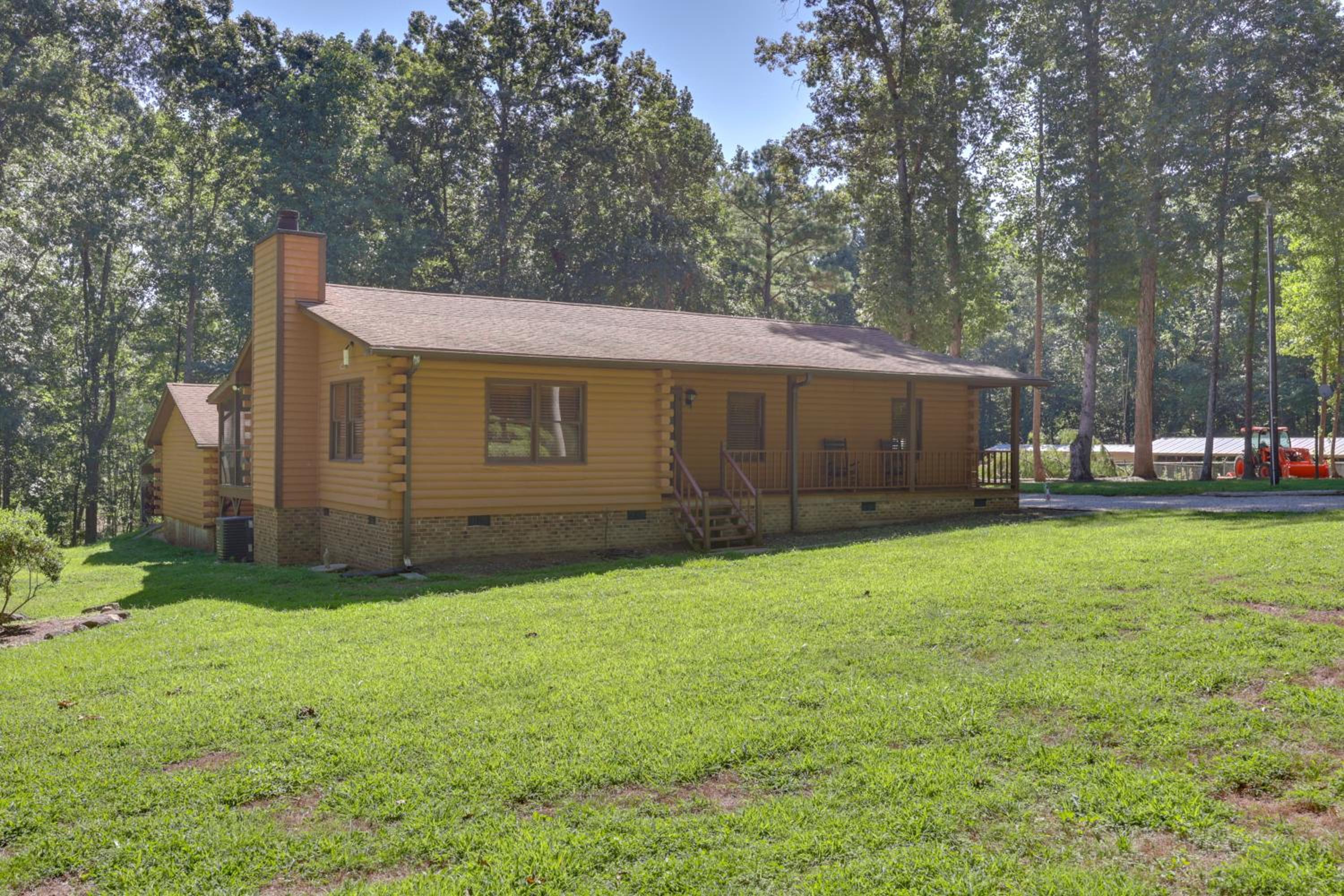 Unplug and Unwind! Country Cabin in Louisburg